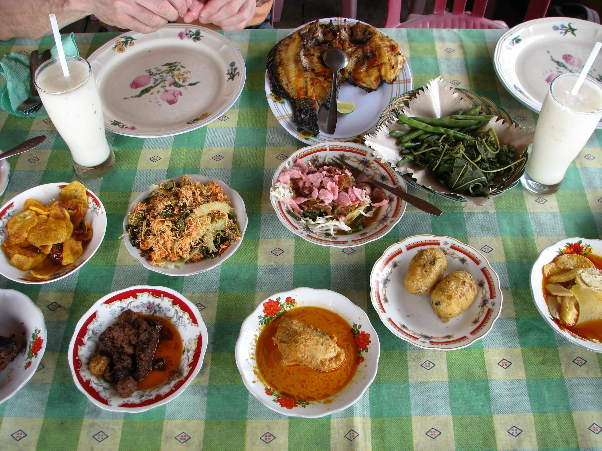 Padang Food...spicy!.JPG