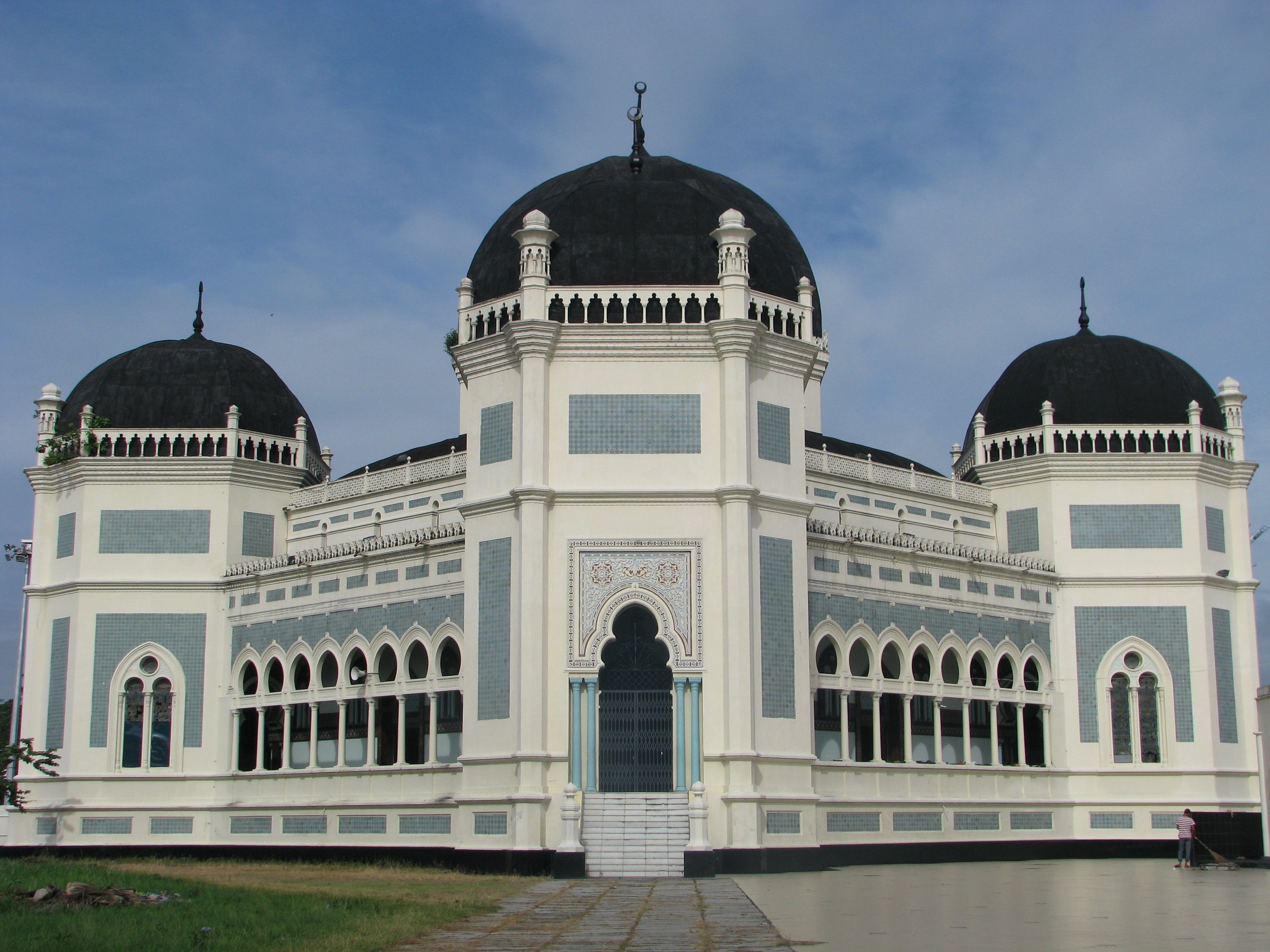 Big mosque Medan.JPG