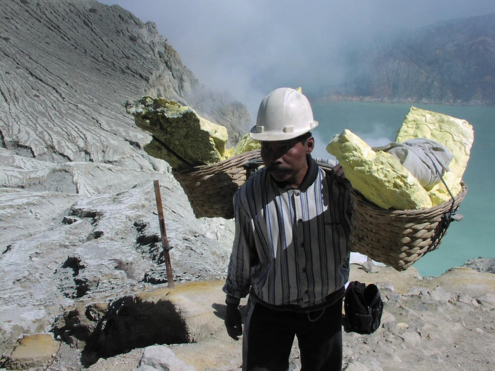 Ijen volcano2.JPG