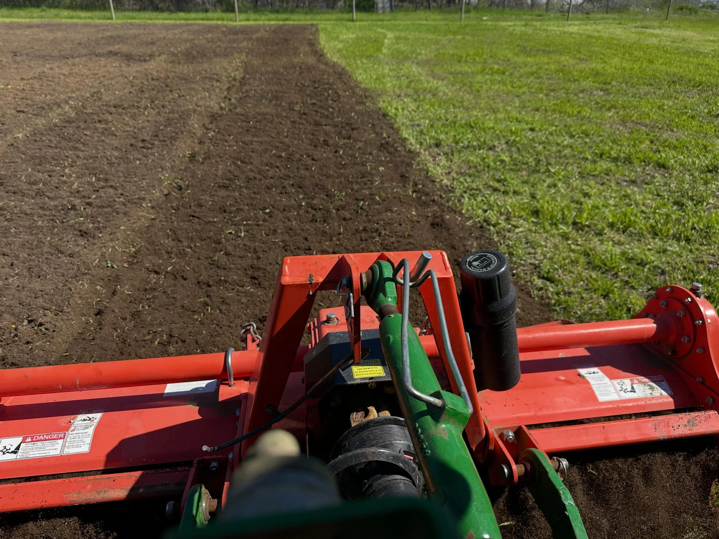 Turning over new fields!

&mdash;
#nantucket #farming #flowers #herbs