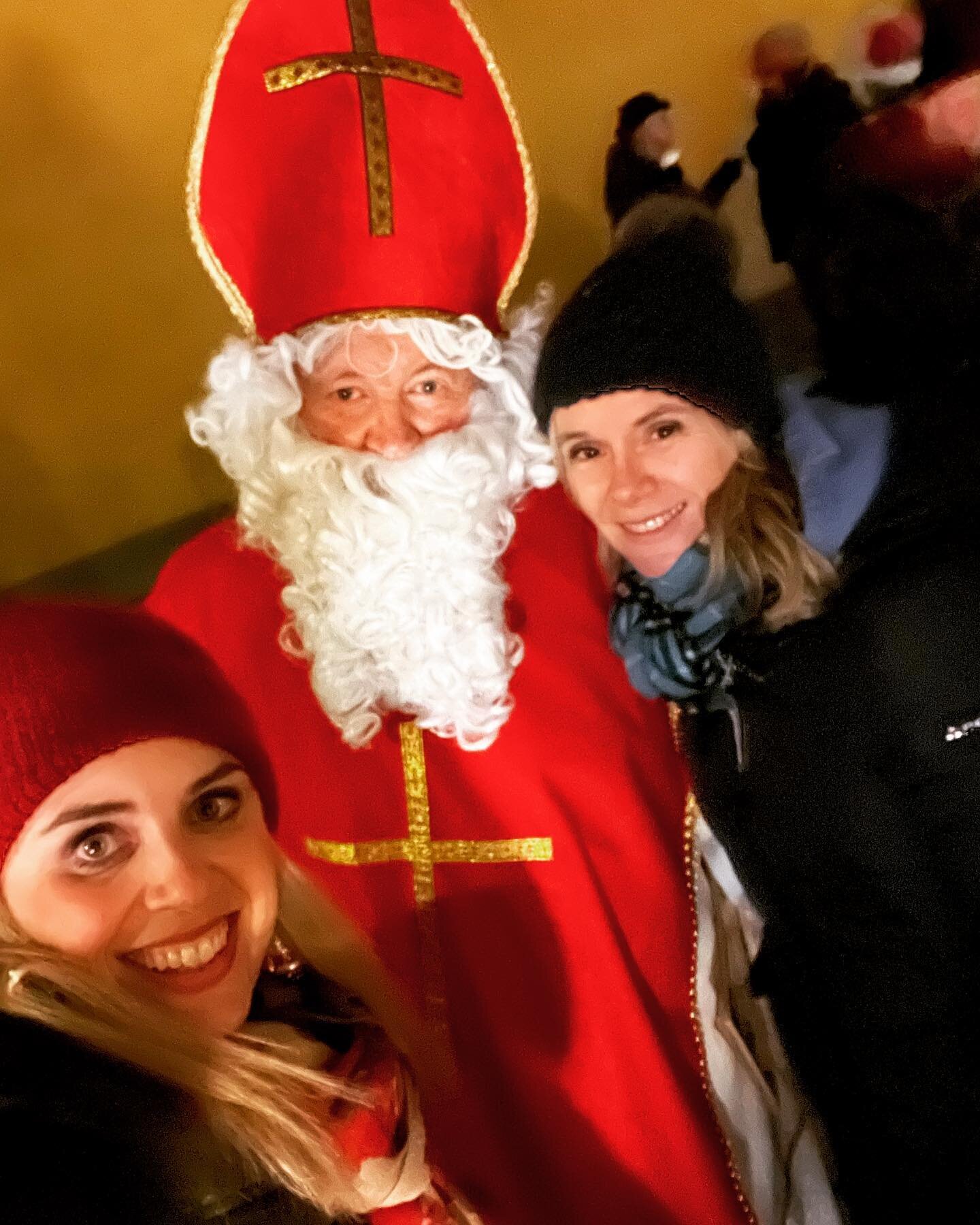 🎅🏻 Happy Nikolo euch allen 🎅🏻
Wenn einem am Ende eines langen Tages, doch noch der Nikolaus begegnet ☺️🤩 
#bezirkm&ouml;dling #mariaenzersdorf