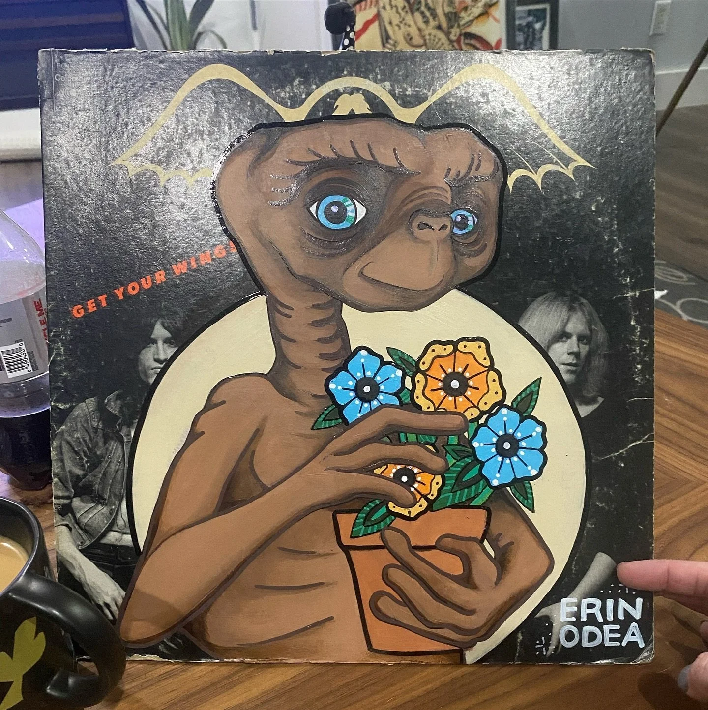 Another @vinylvisionshow piece from 2022 @infoe_is_everywhere has this one now, thanks for giving him a home #vinylvision #recordart #80skid #et #ettheextraterrestrial #vinylart #wynwood #artshow