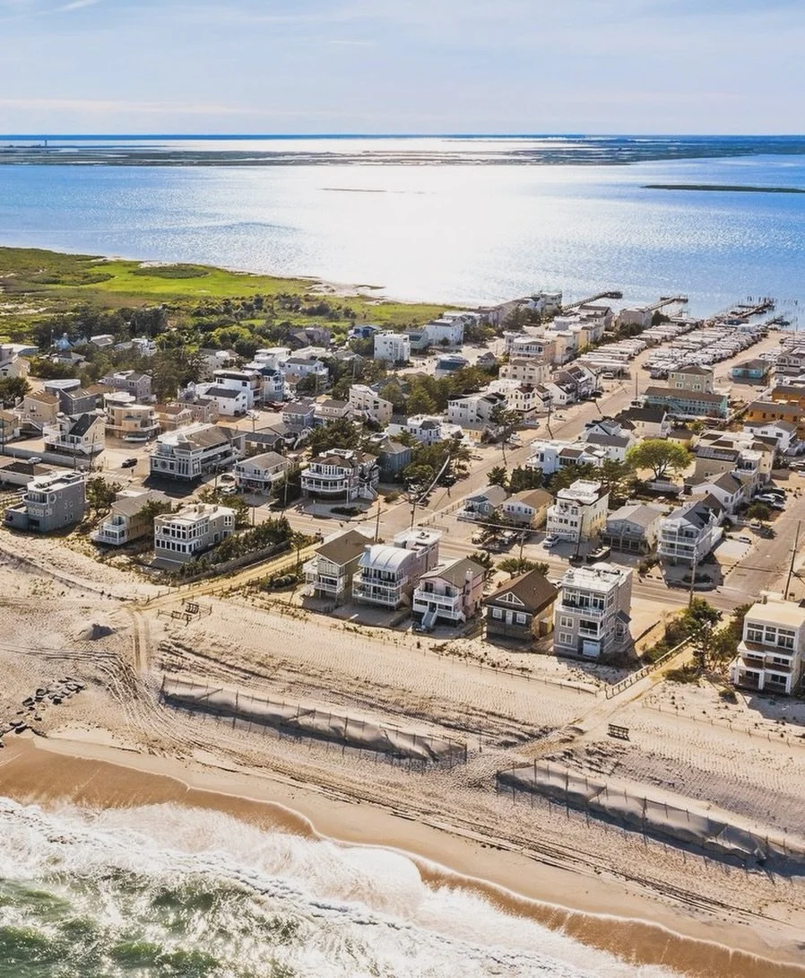 Less crowd, more coast. The Hideaway is officially back in business.