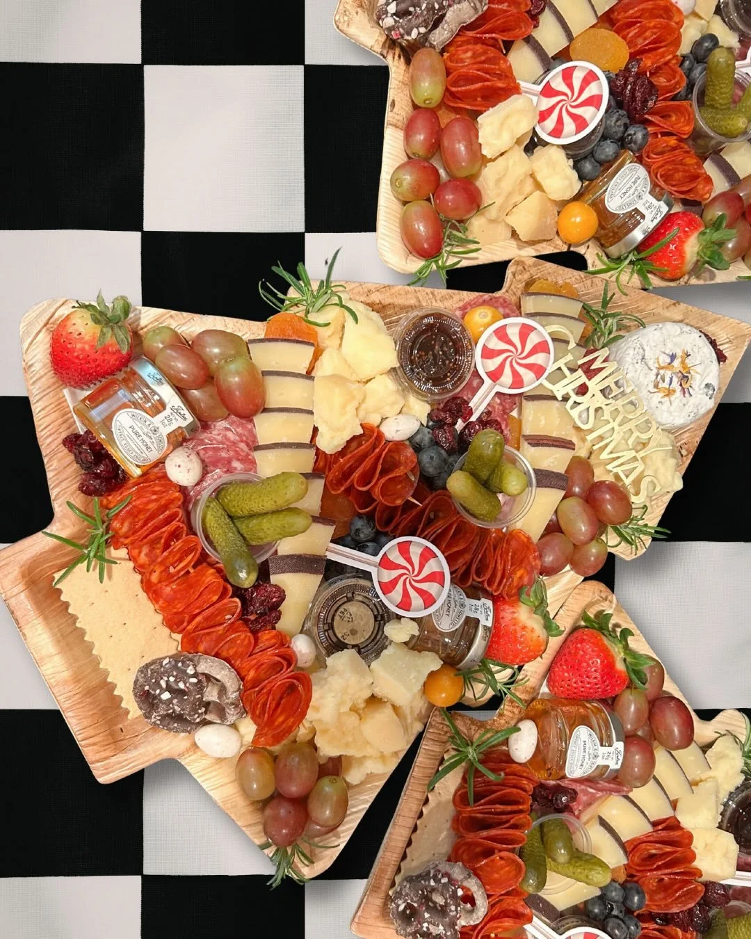 ✨ Last Call for Christmas Eve Charcuterie ✨ 
Today is the final day to place your order! Pre-order by 6pm tonight and pick up tomorrow from 12&ndash;2pm 🎄🧀

What&rsquo;s on the menu: &bull; Holly Jolly Charcu-Tree (4&ndash;5) &bull; Life&rsquo;s a 