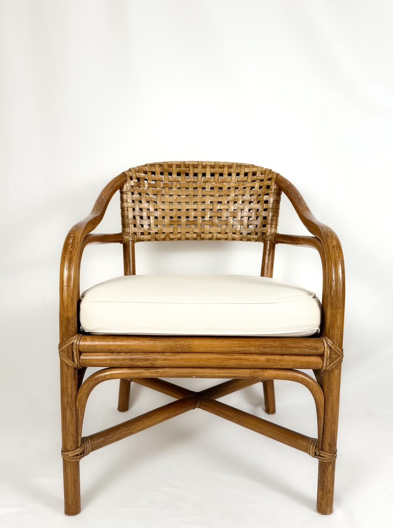 CHAIR.jpg