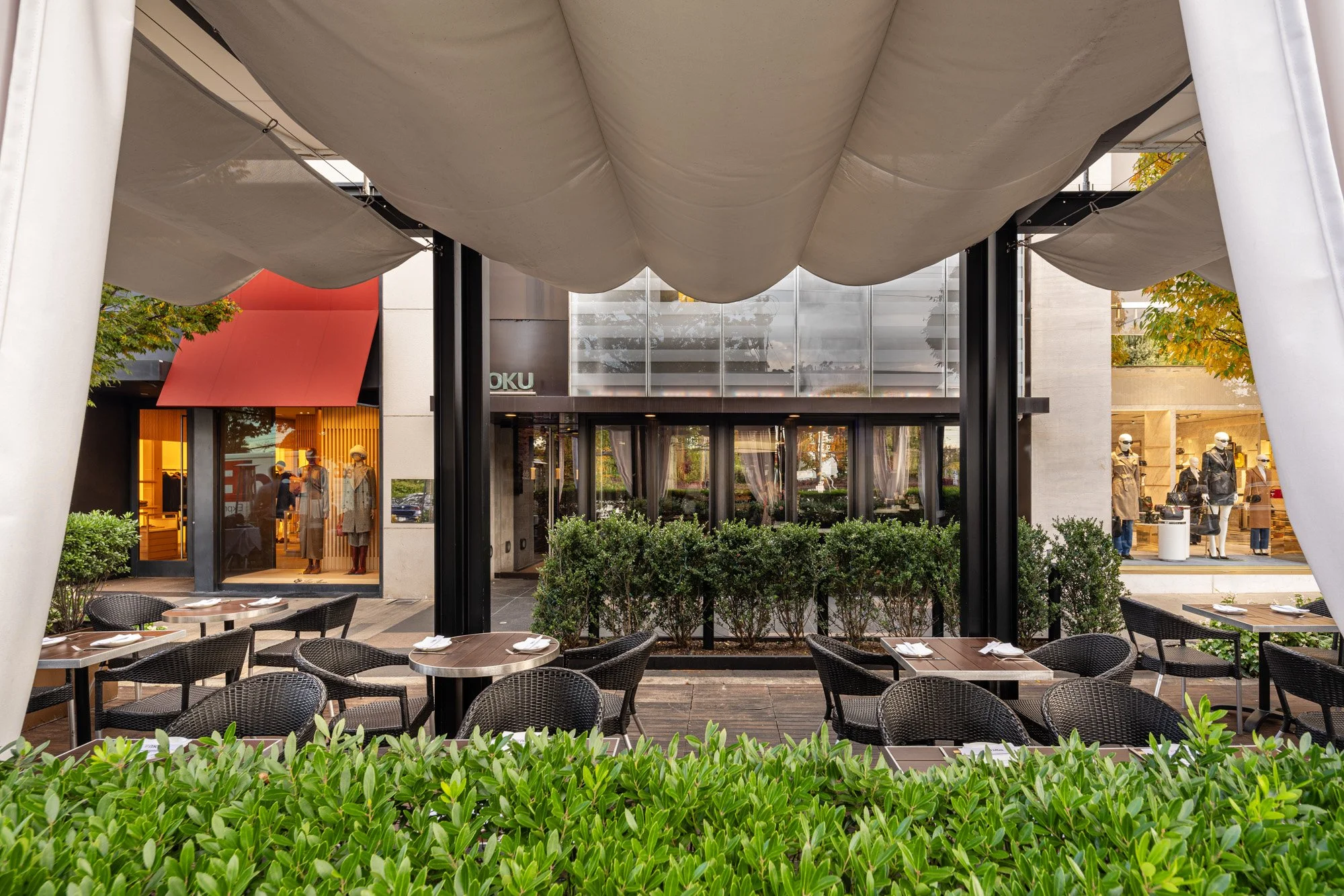 Dining and café experiences at Americana Manhasset — Cipollini Pronta, Youngs Farm Cafe, and outdoor restaurant terrace, luxury retail lifestyle photography, Manhasset NY — Pavel Bendov Photography