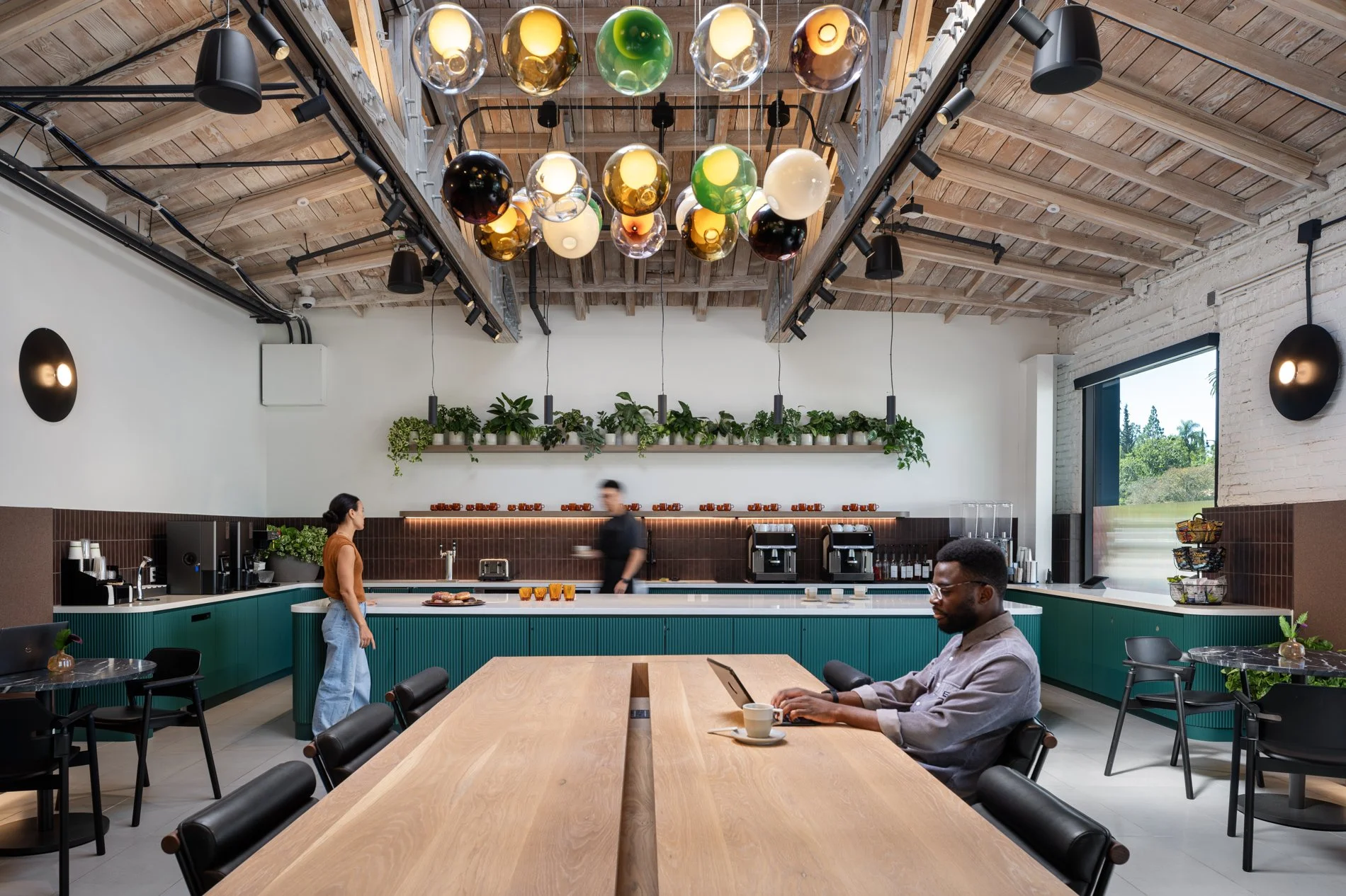 UTA Office Interiors - RIOS