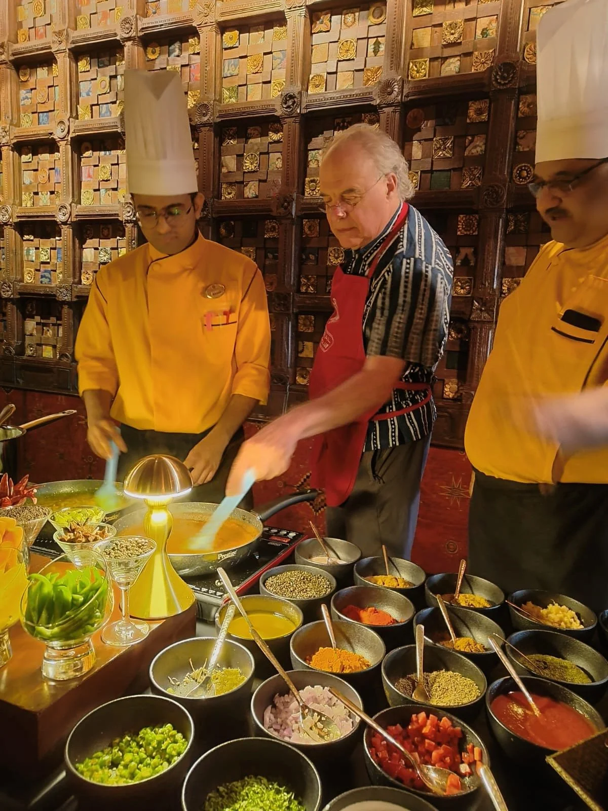 Mark learning to make black dal