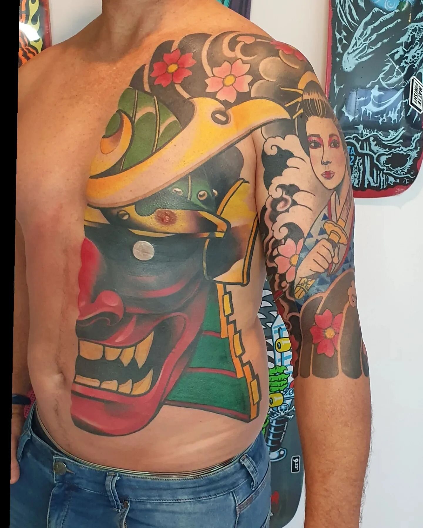 Massive coverup made by Bryn! This has taken a couple years to complete and quite a few tough sessions from Dylan. Awesome effort dude, and thanks for the commitment. We appreciate it 🙏 Swipe to see the before.
WWW.KEEPSAKETATTOO.CO.NZ