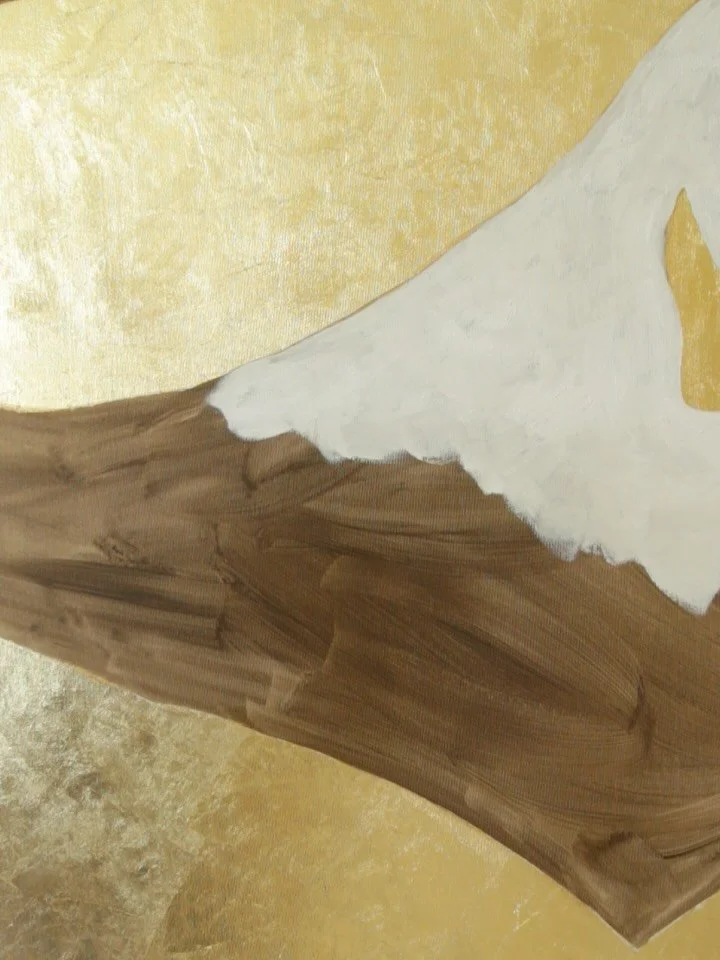 Officially my largest gold leaf work yet - a commissioned diptych for a lovely client in Saudi Arabia. Thanks to @hayaty.diaries for trusting me with this! Finished pics to come ✨

#contemporaryart #abstractart #figurativeart #wip #inthestudio