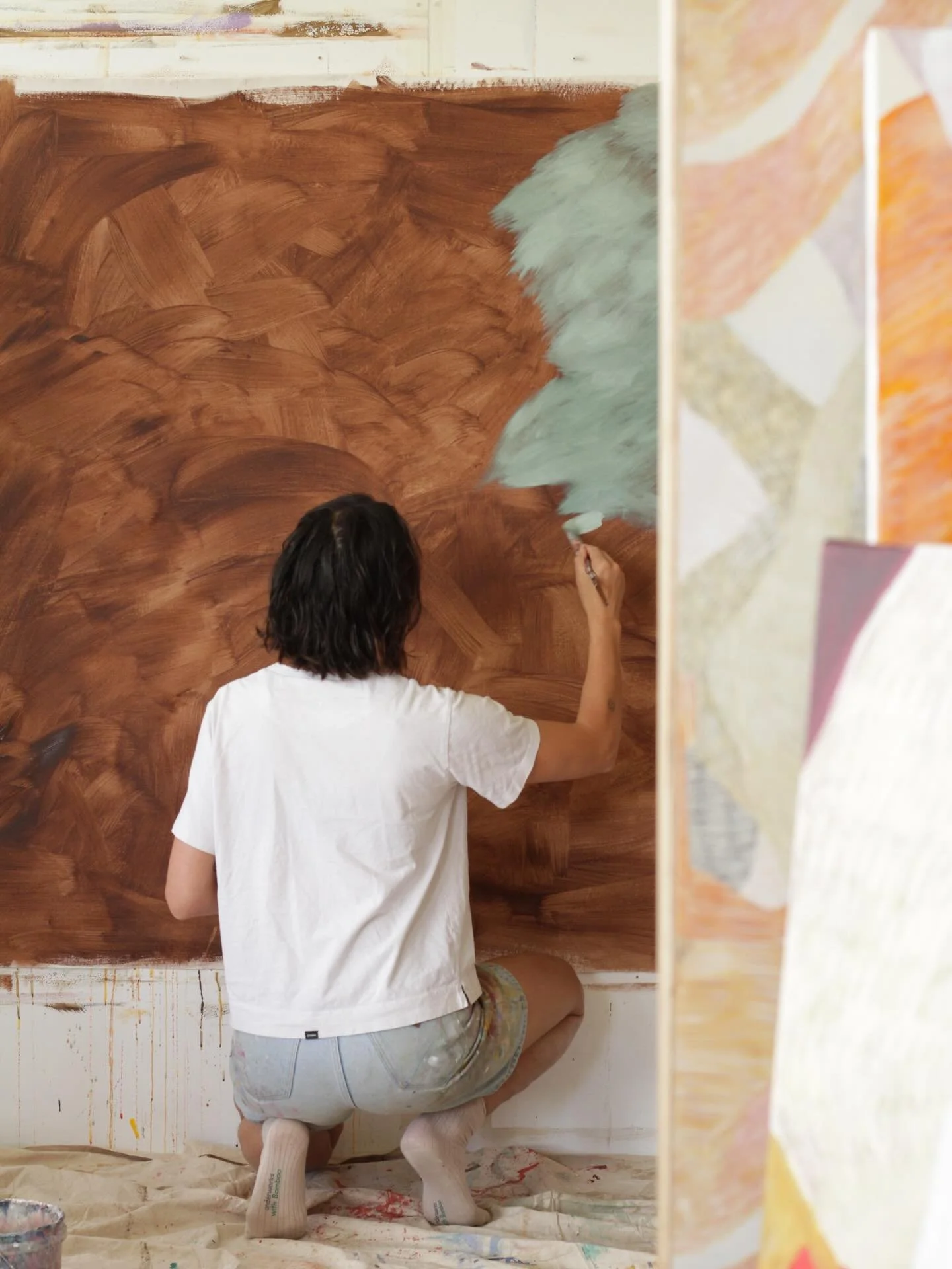 A work in progress for @tappancollective 2026. If you swipe to see where it&rsquo;s ended up - it reminds me a little of being in an aquarium tunnel where all the magical looking things float over you 🐋 

#contemporaryart #abstractart #figurativeart