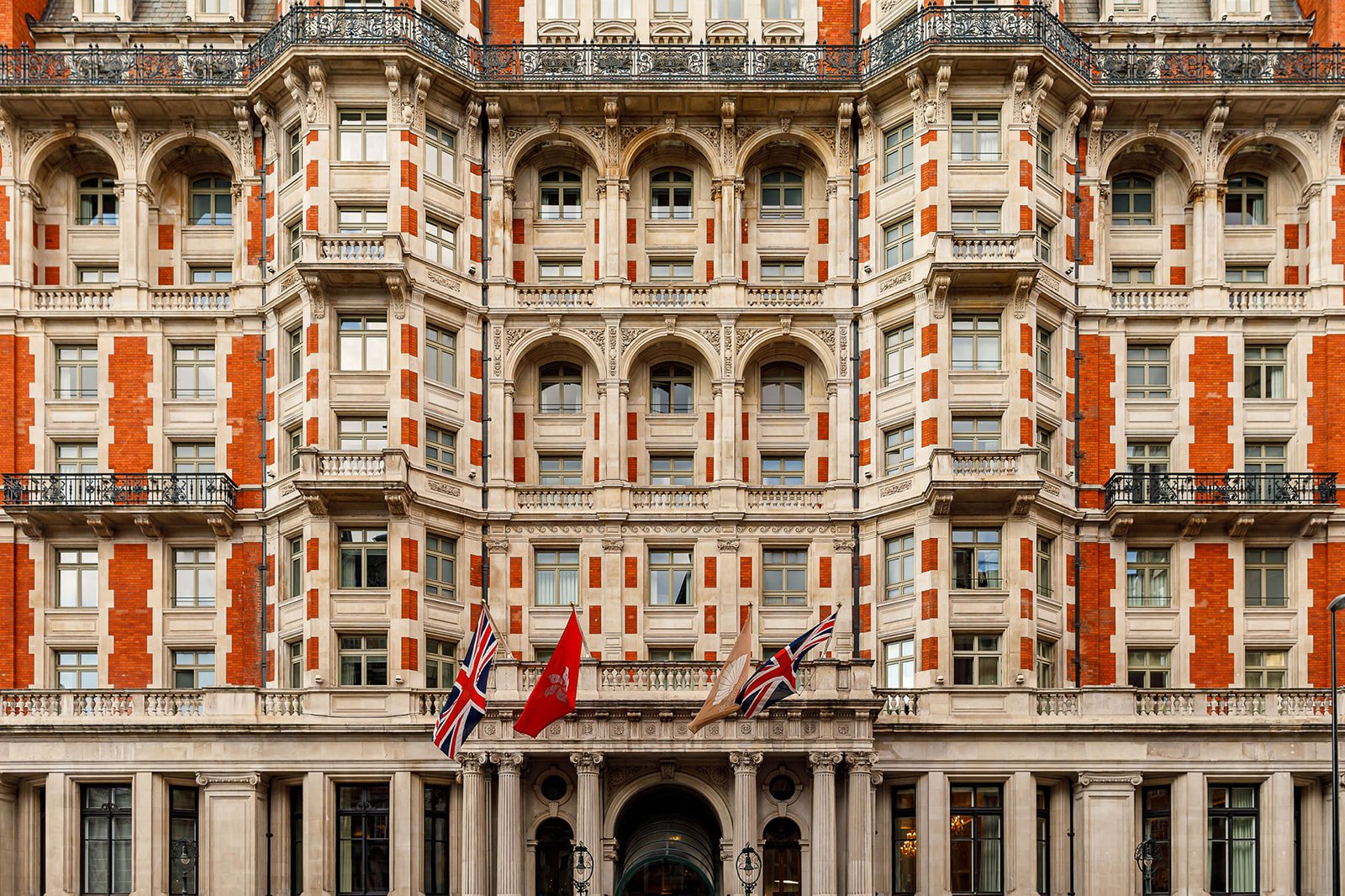 6 Reasons an Iconic London Hotel Is Perfect for a Luxury Wedding Celebration