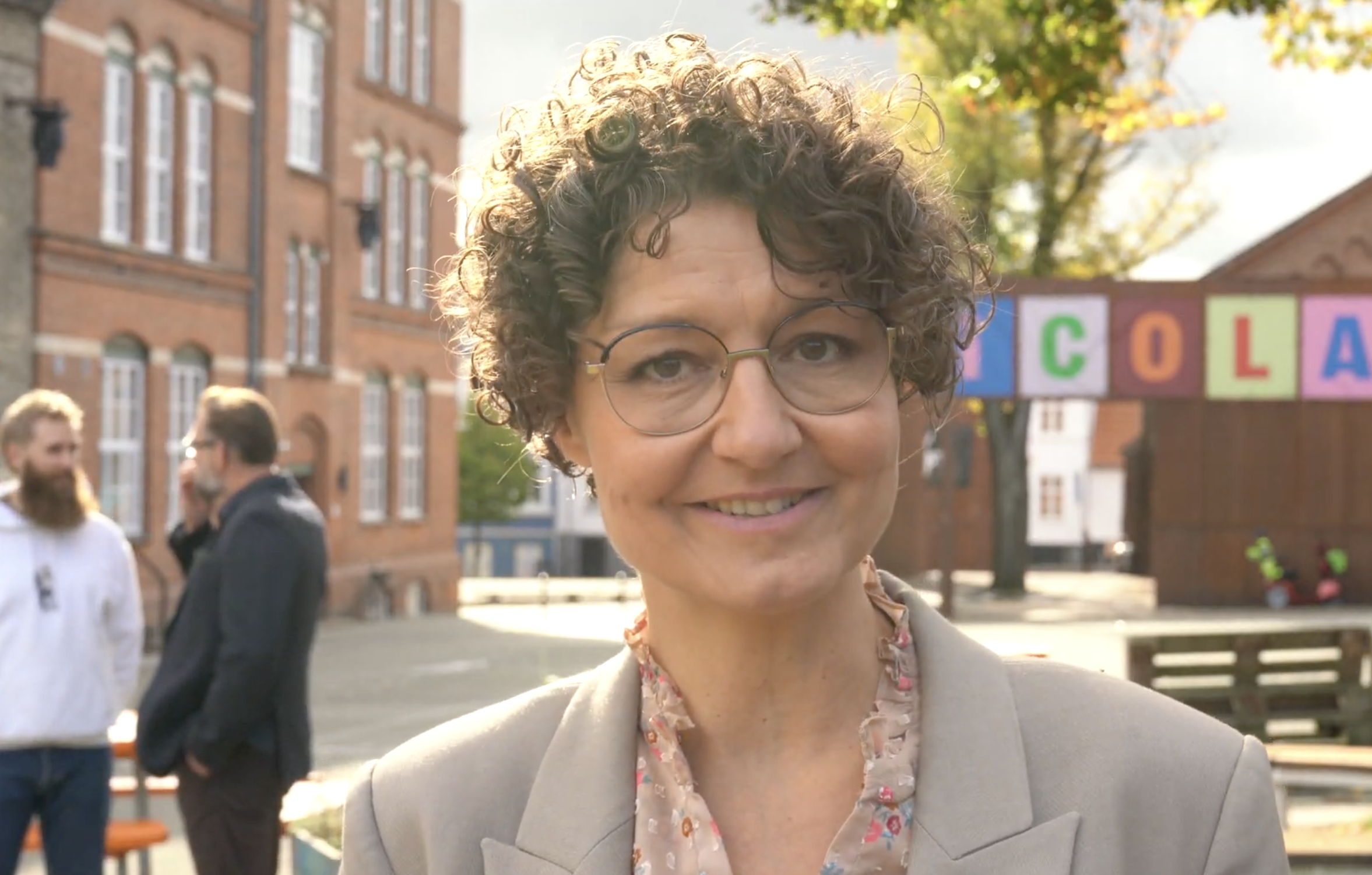Biografreklame for kandidat, der stiller op som borgmester