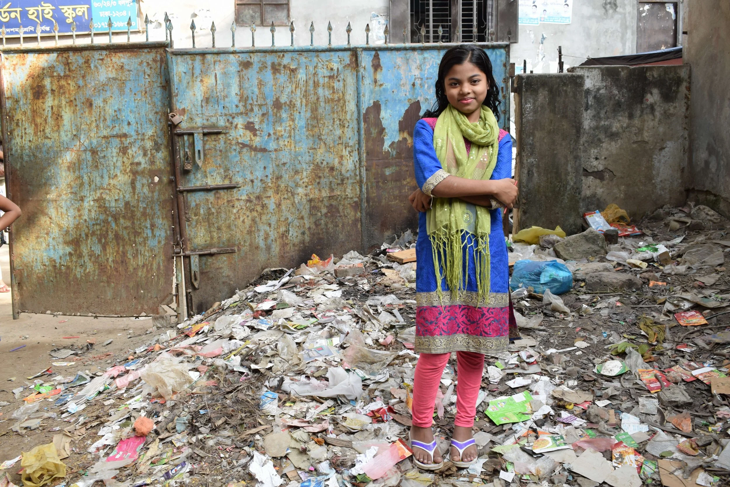 skolepige dhaka.jpeg