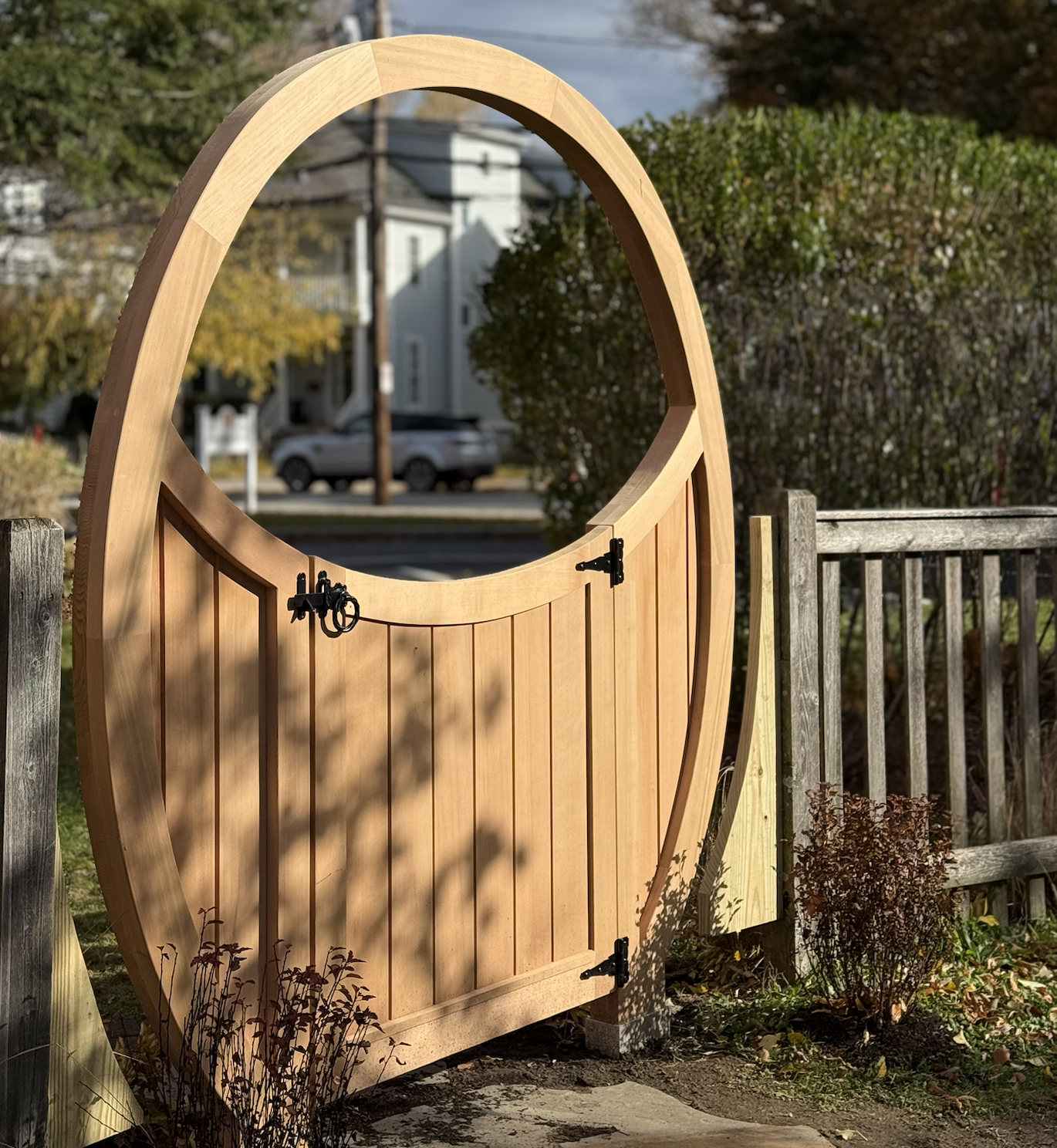 Custom moon gate and landscape 2.png