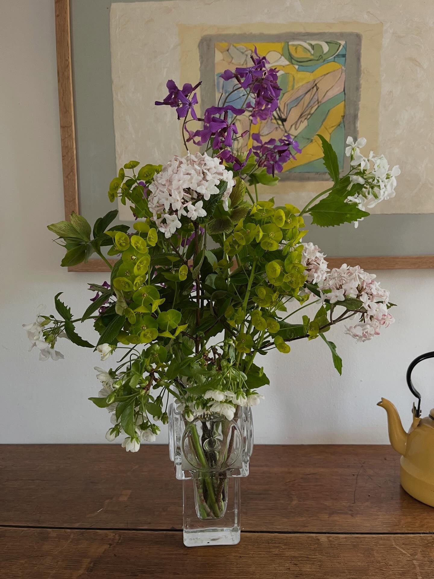 I gathered these flowers from our garden this morning inspired by @annasflowerfarm talk yesterday about using flowers (and shrubs) from your own garden for cutting.  I really like Anna&rsquo;s approach that you don&rsquo;t need a dedicated&lsquo;cutt