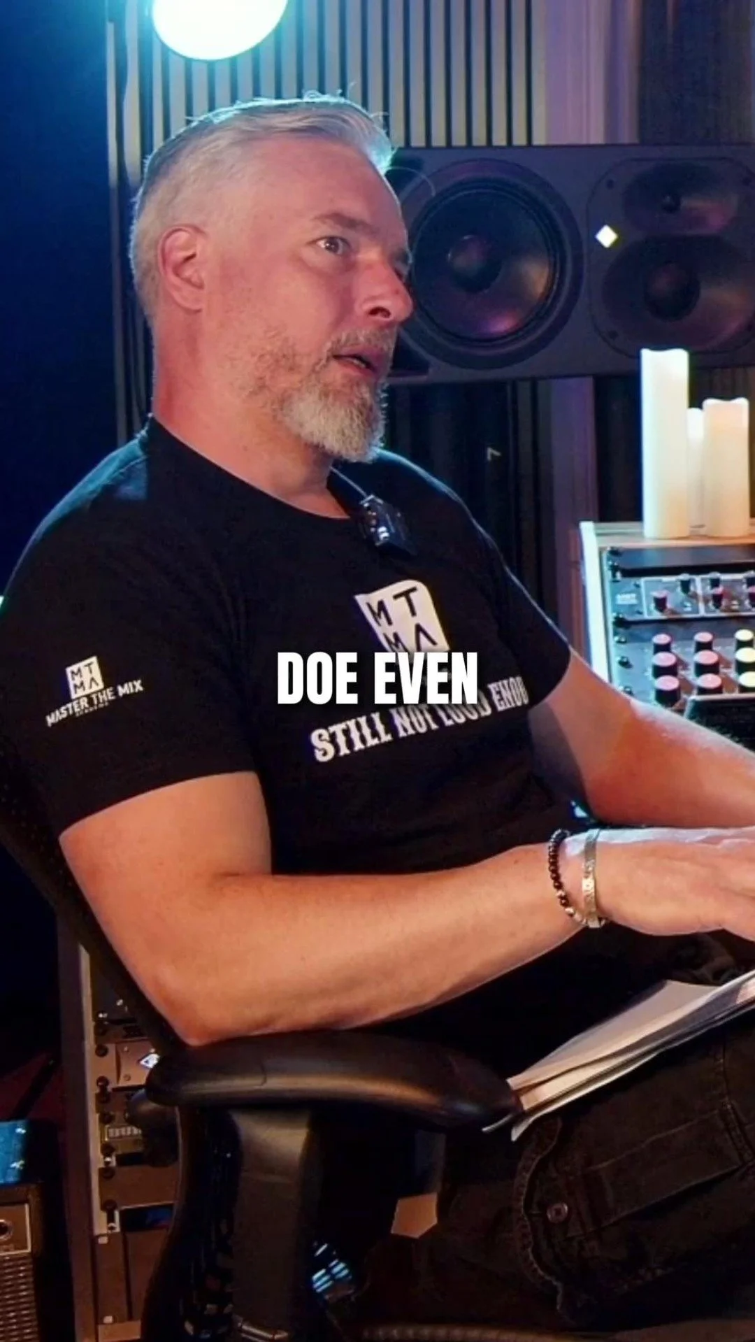 In deze tweede aflevering van onze podcast spreekt Jochem met Jesse Klinkhamer beter bekend als @luminemusicofficial , een jonge artiest en producer die via TikTok viral ging en inmiddels miljoenen streams op Spotify heeft behaald.
We hebben het ove