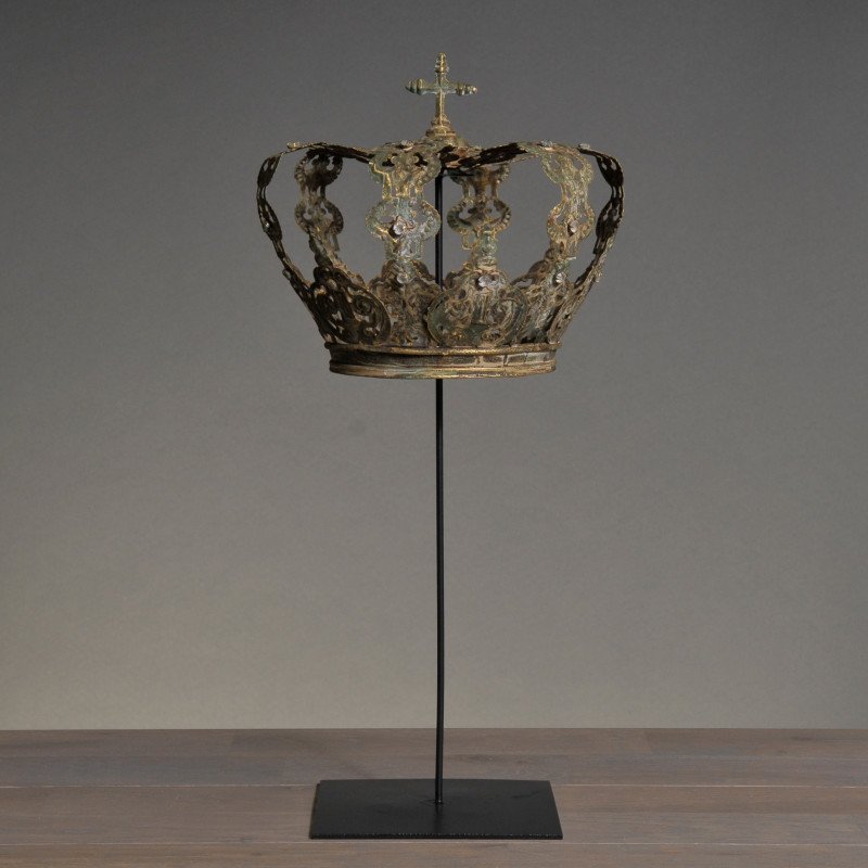 Royal Crown_3.jpeg