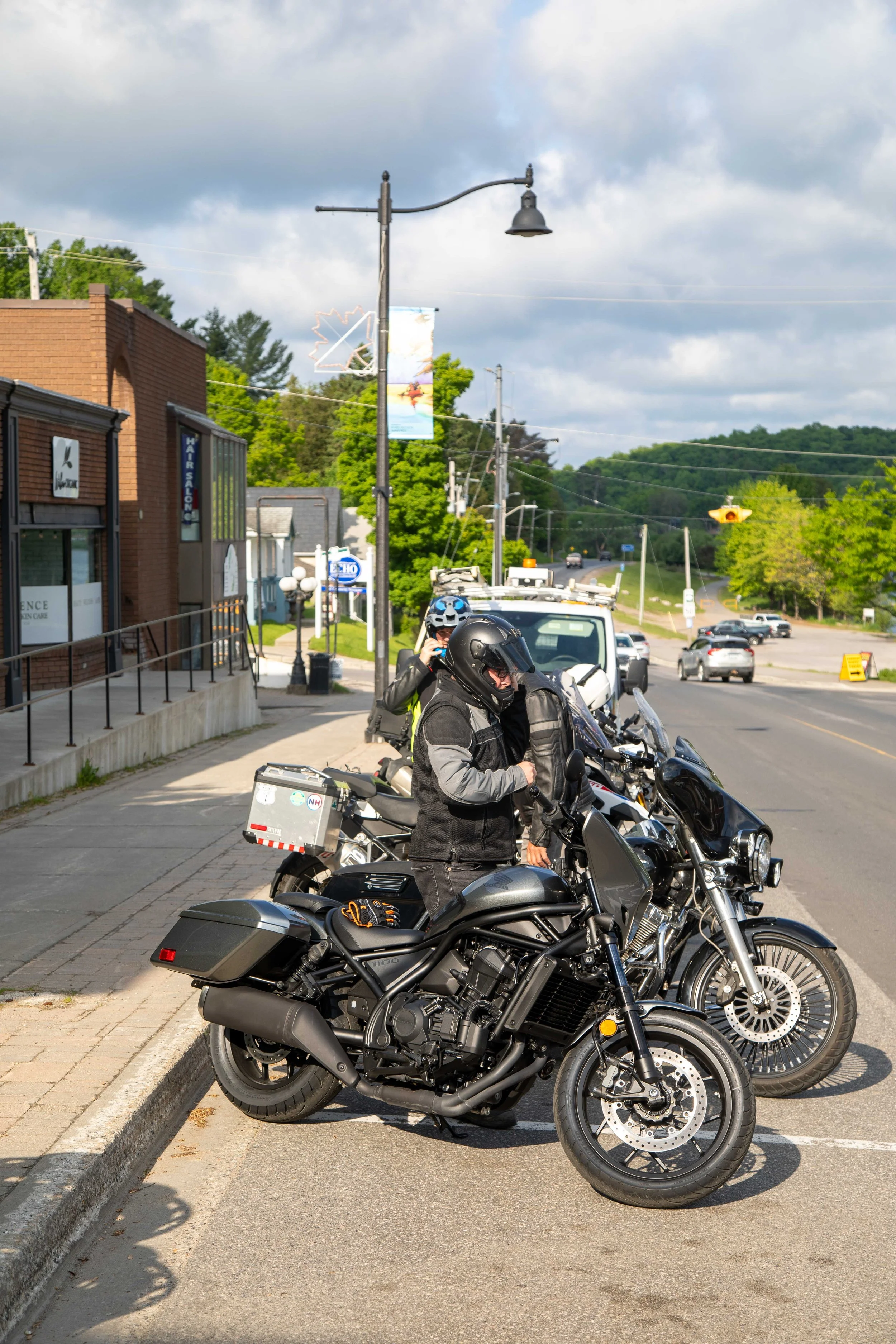 250610216-2.jpg