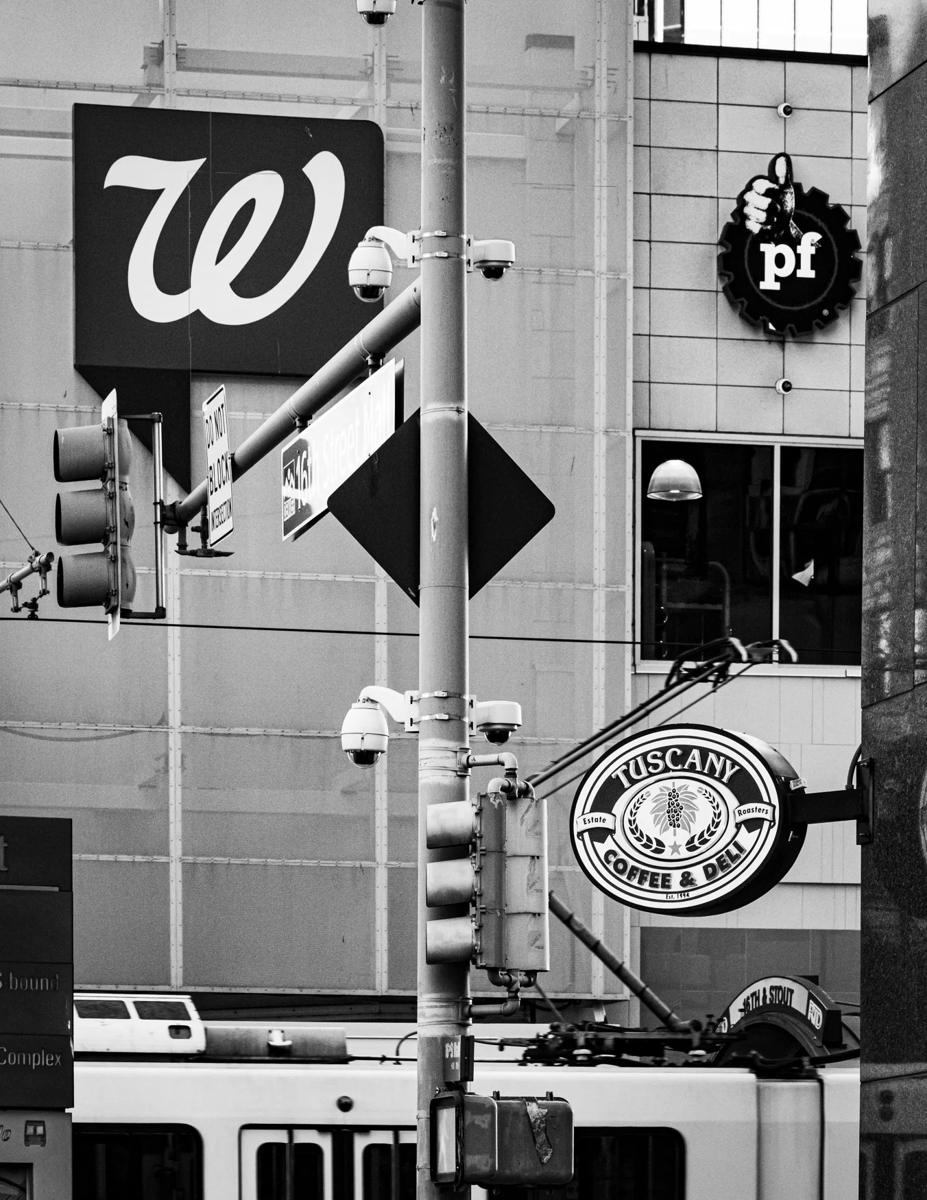 75mm - ISO 100 - f/11 - 125/s