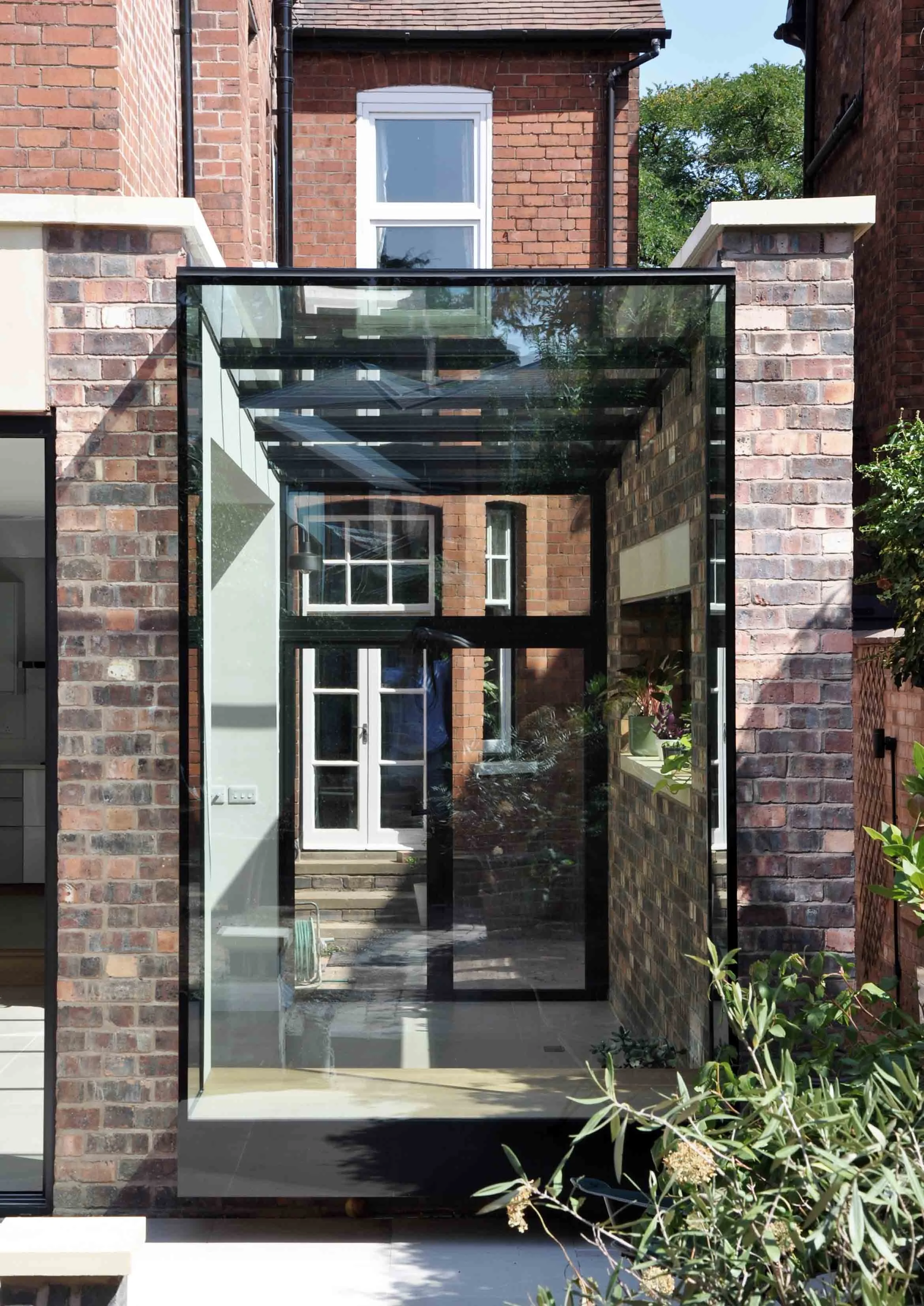 York Road completion photograph 02 showing feature cantilevered oriel glass window