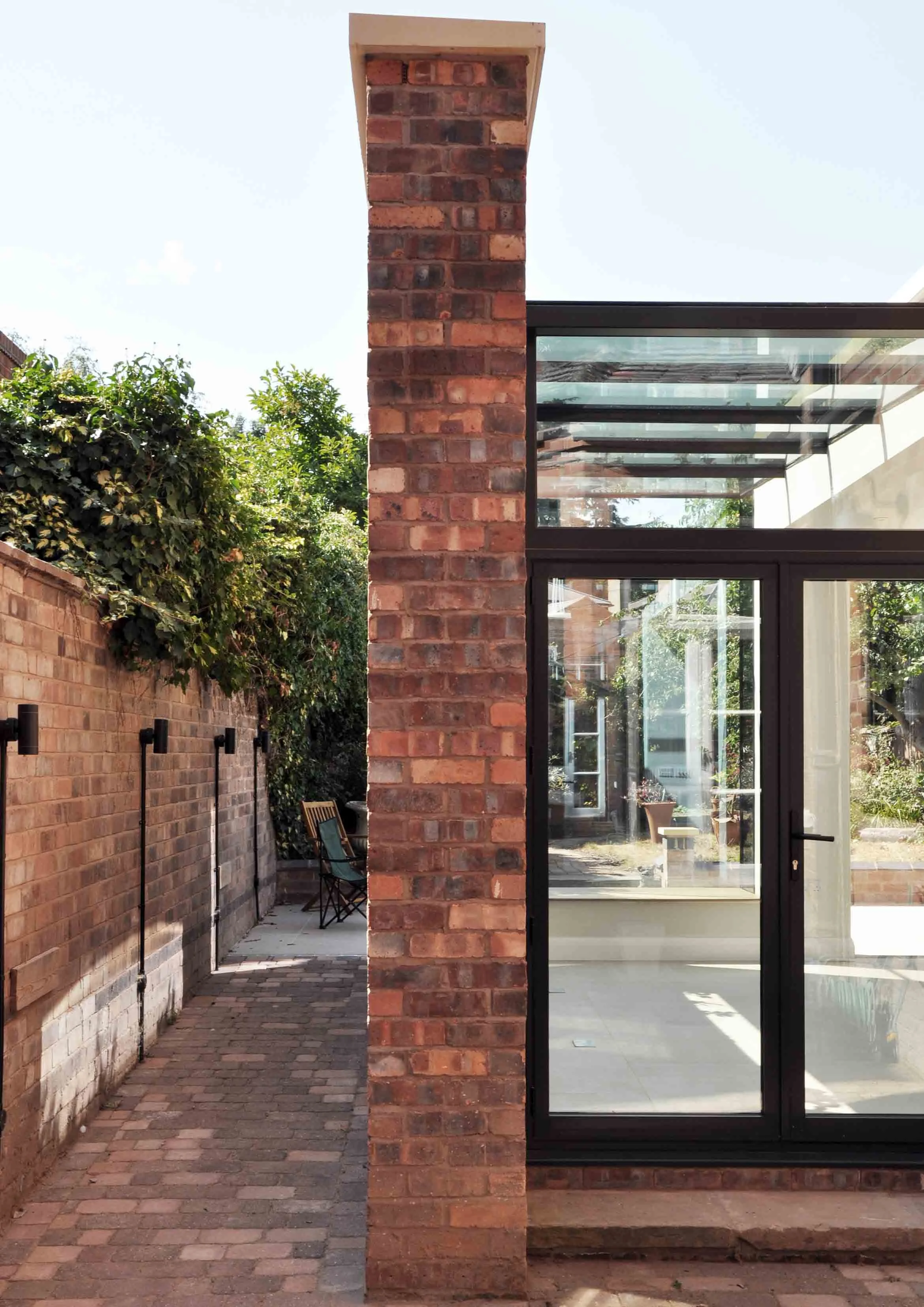 York Road completion photograph 05 showing cantilevered brick wall with modern structural glazing