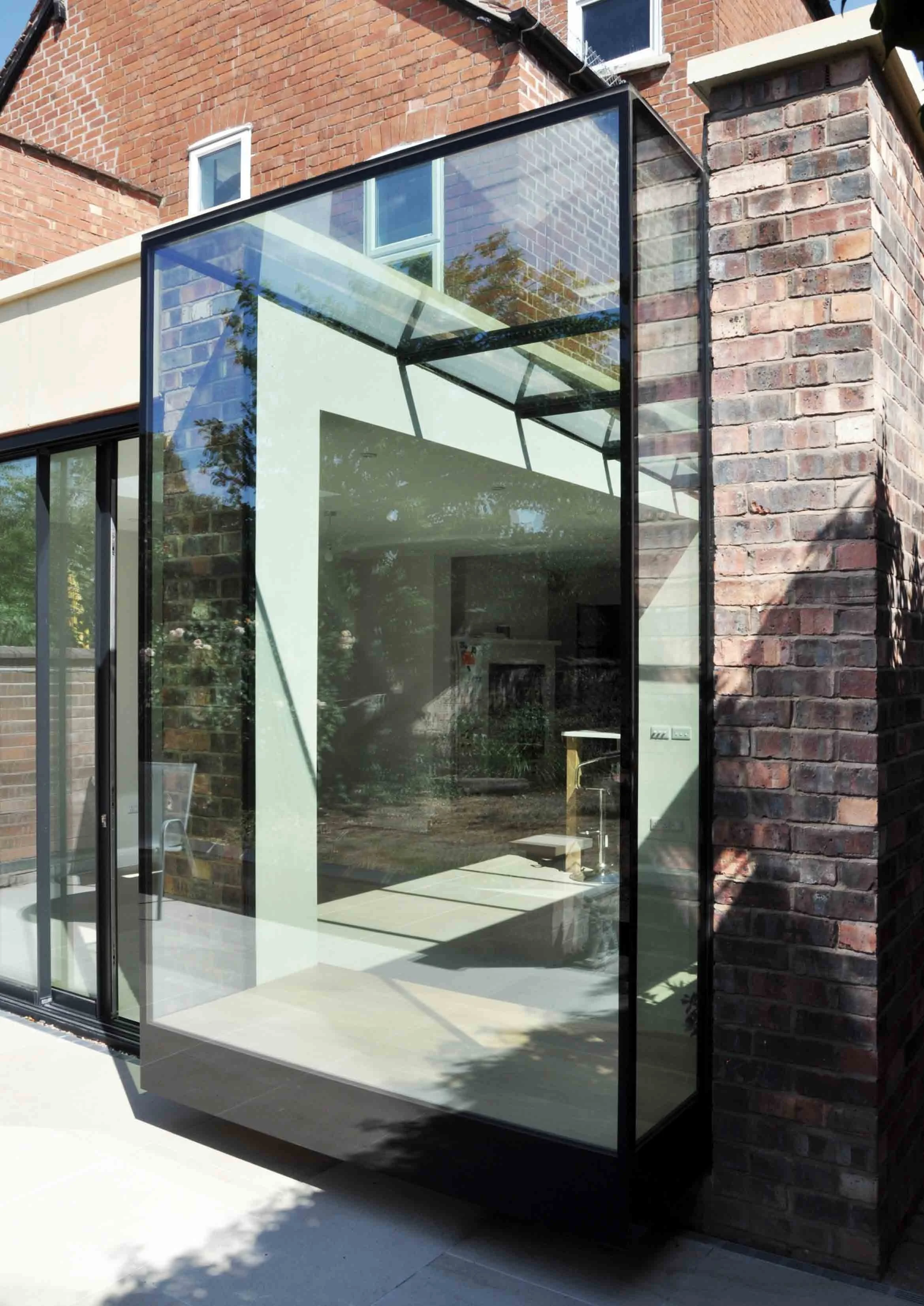 York Road completion photograph 14 showing feature cantilevered oriel window by Maxlight
