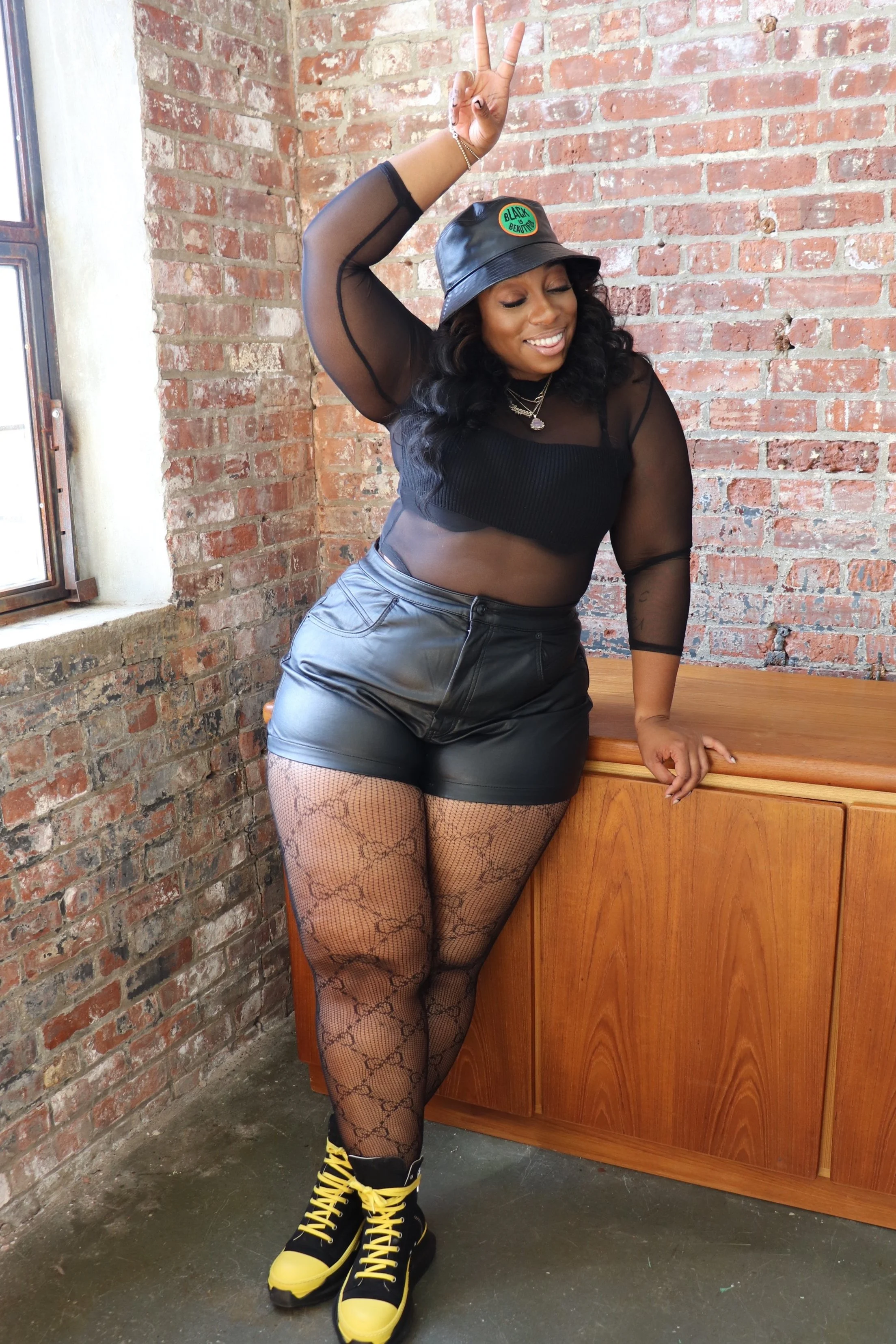 Denim Shorts Fishnet Tights With Shorts Outfits Outfit Ideas Wear