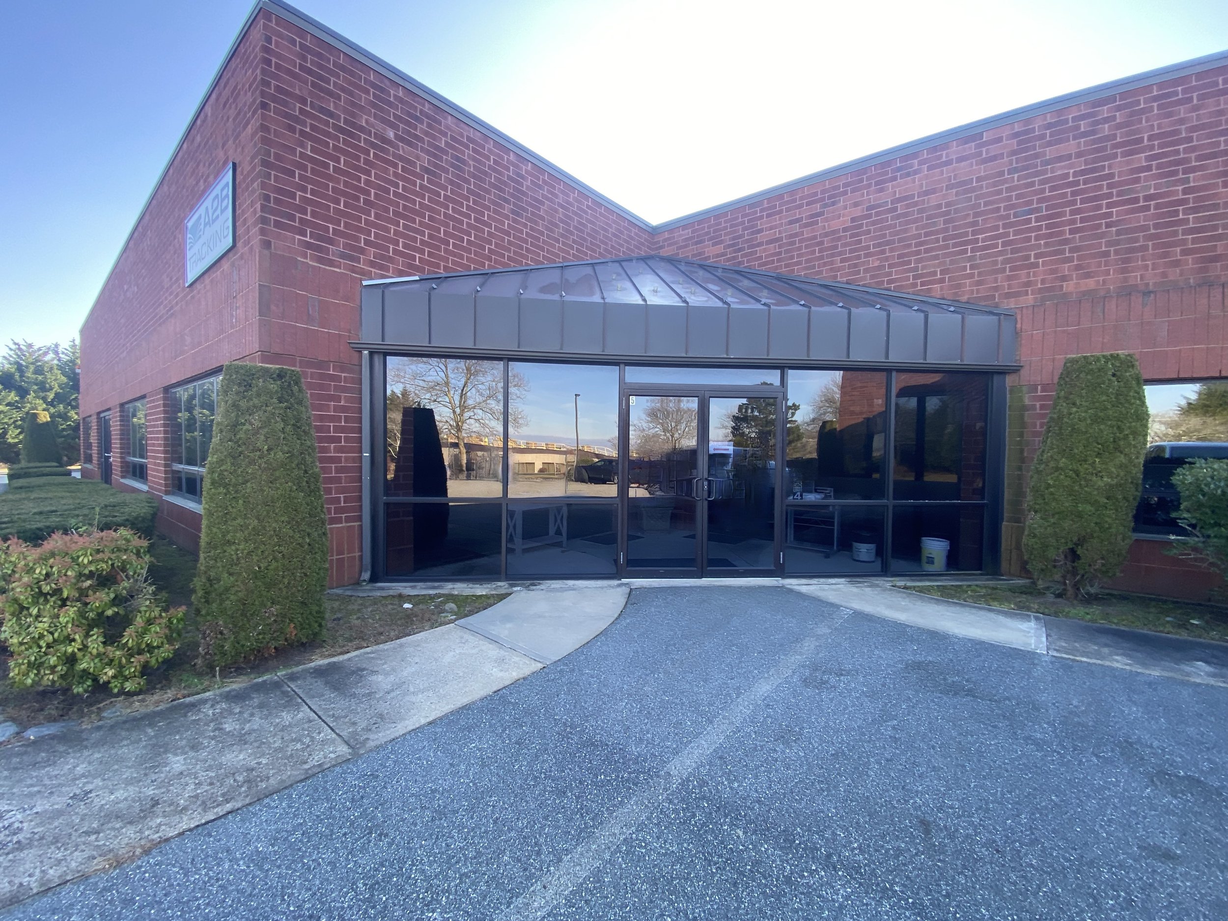 Office and warehouse for lease