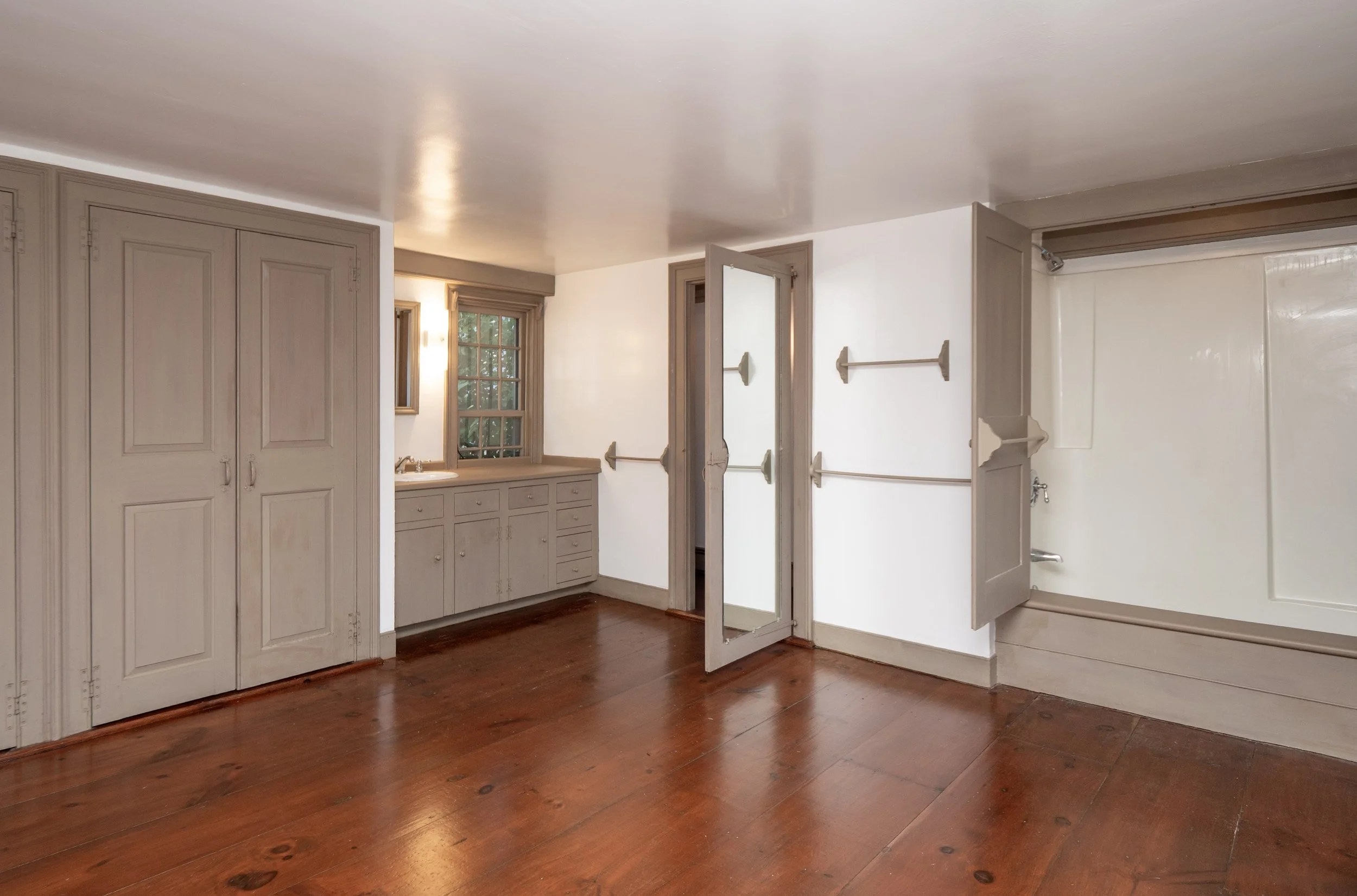 Newport for Lease