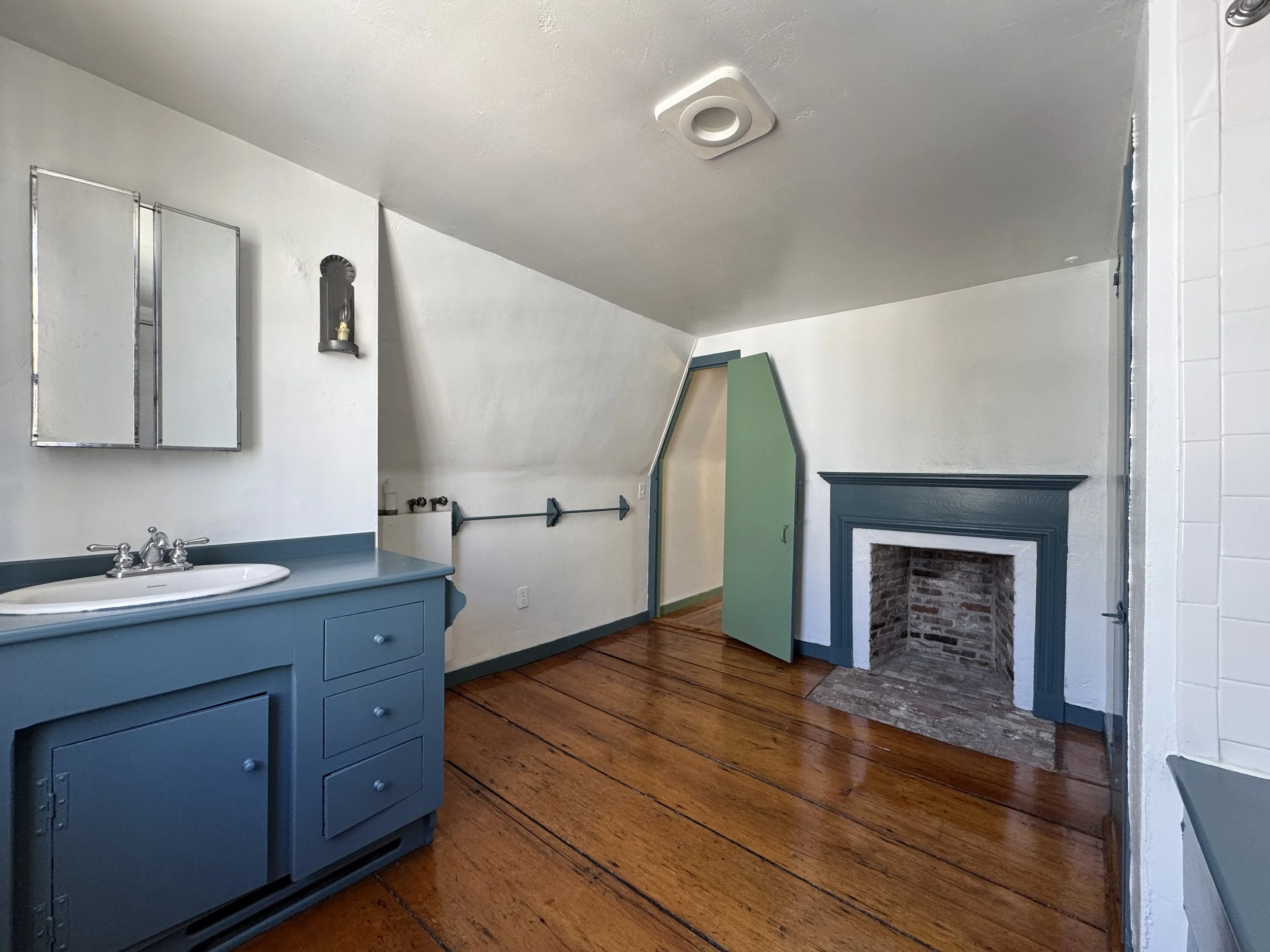 Newport for Lease