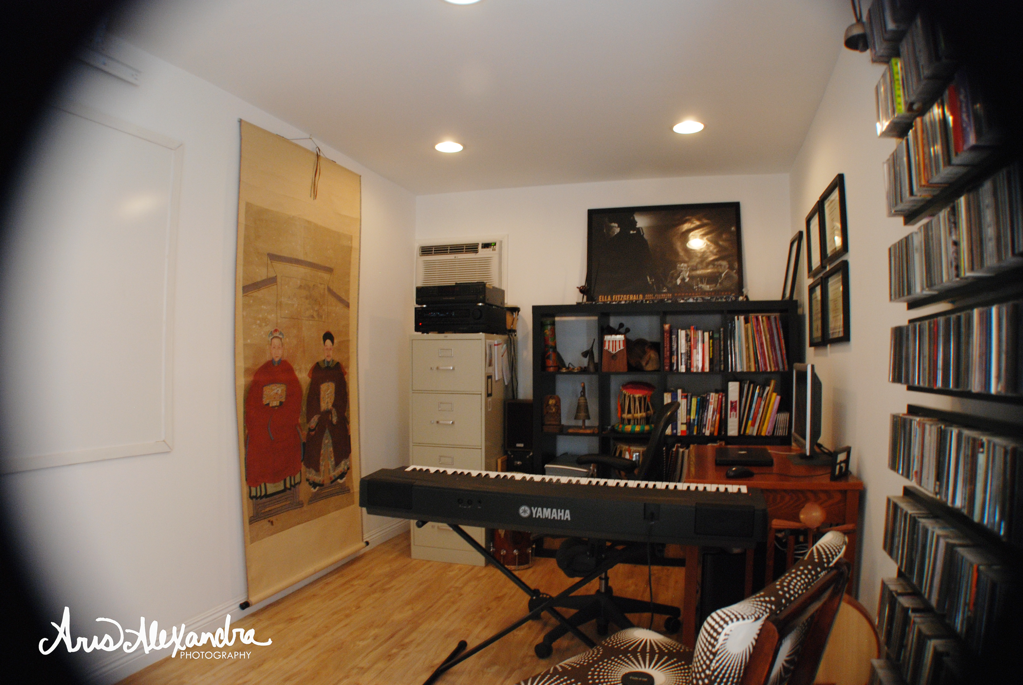 5cbab952258d0a52-StudioHome.png