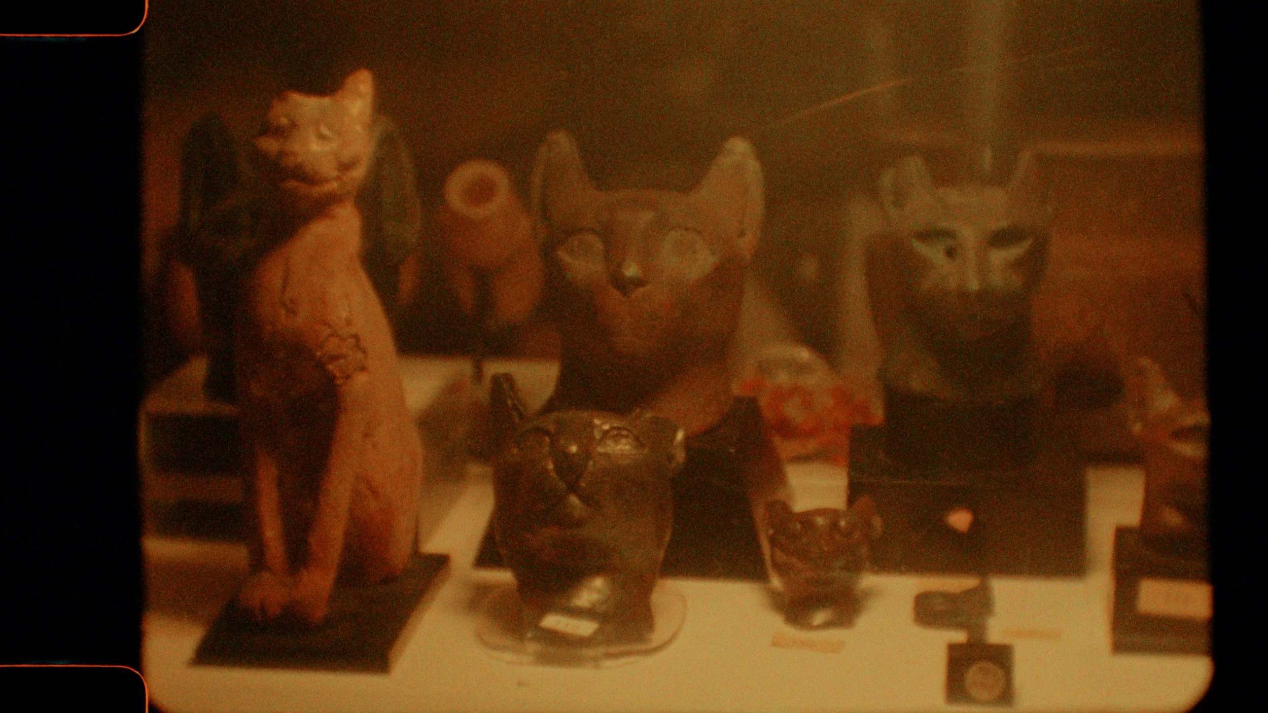 Egyptian cat statues.jpg
