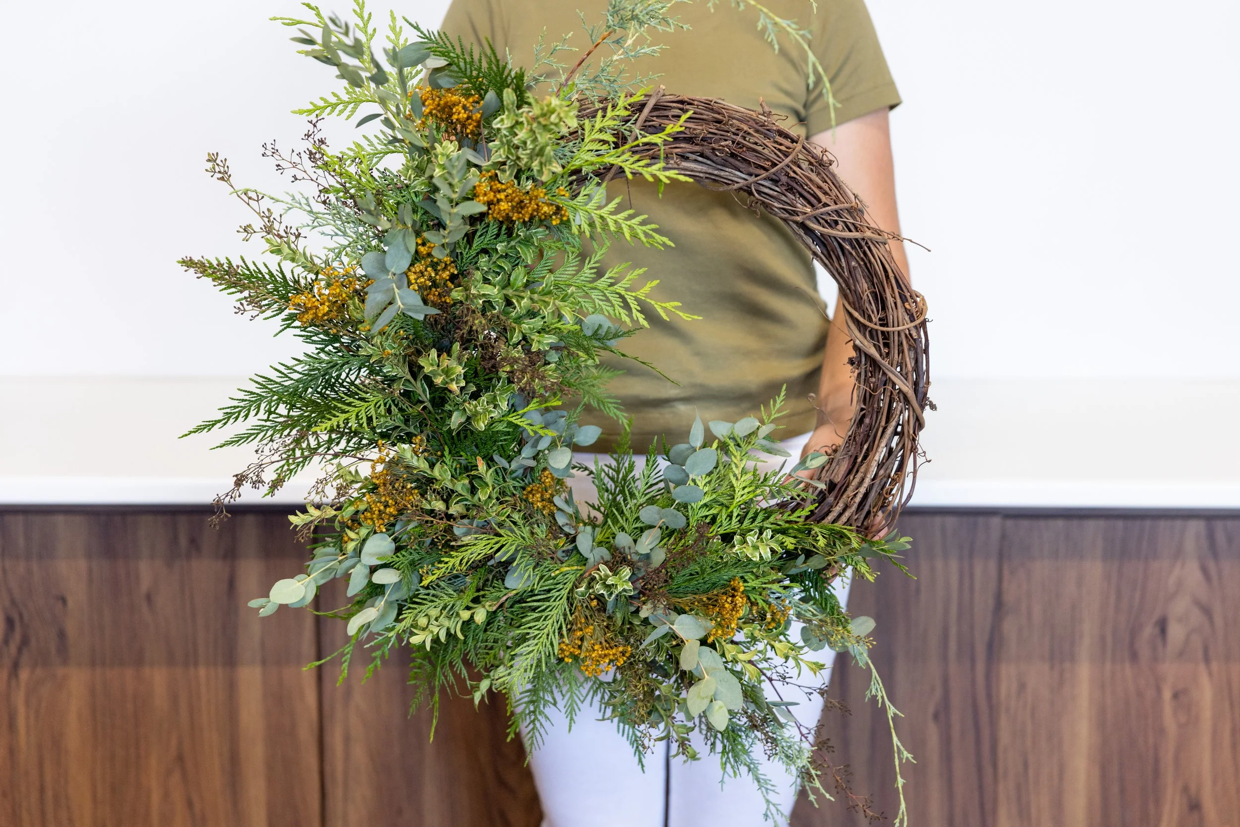 fresh-evergreen-crescent-wreath-calgary.jpg