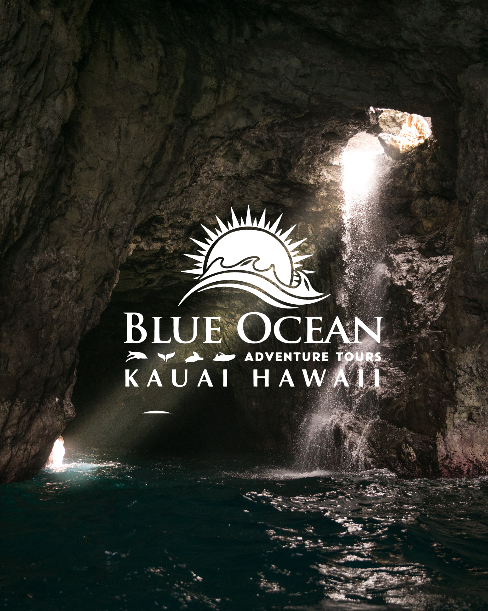 napali-coast-tours-sunbeams-inside-sea-cave-cathedral-light16.png