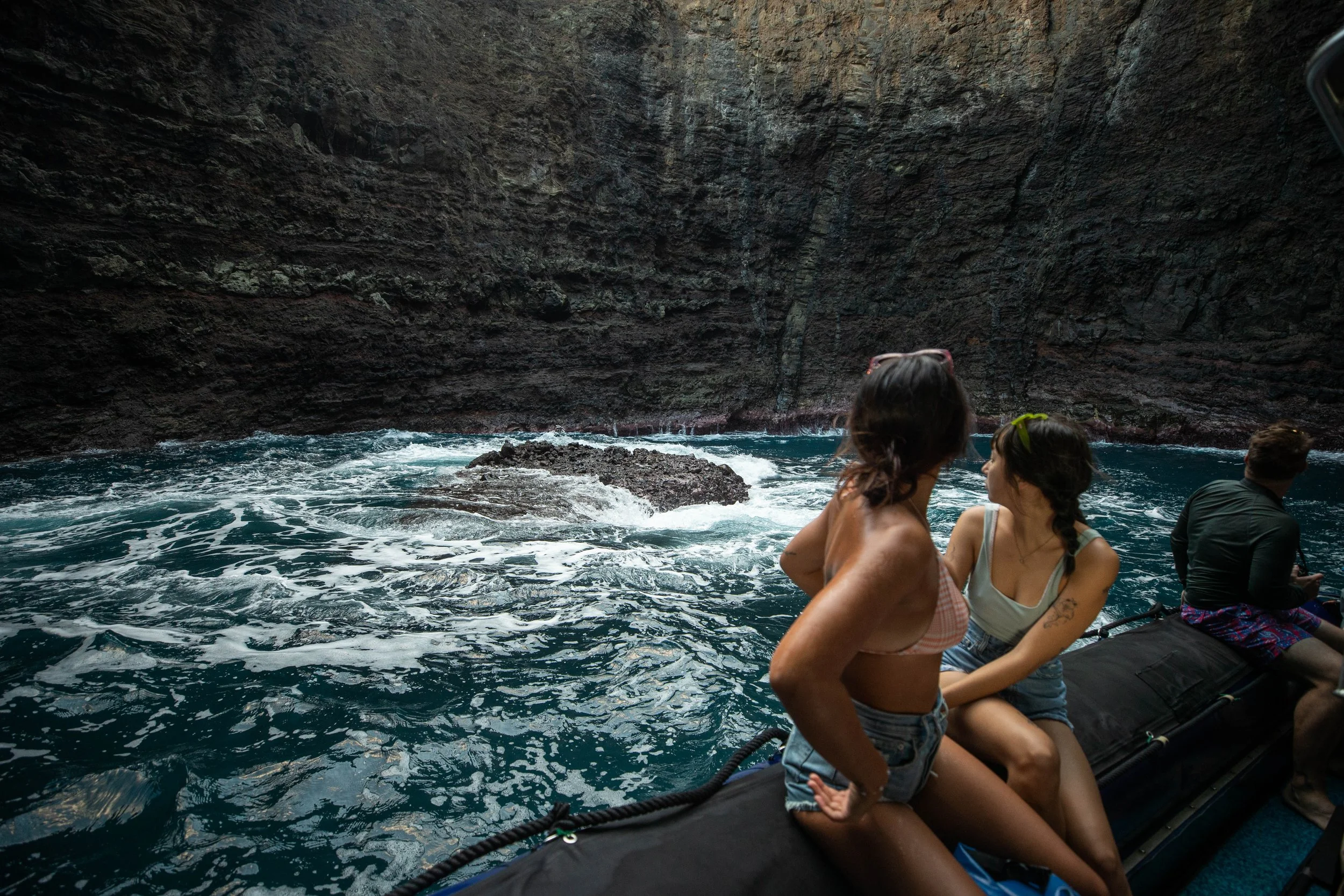 kauai-whale-watching-boat-tour.jpg