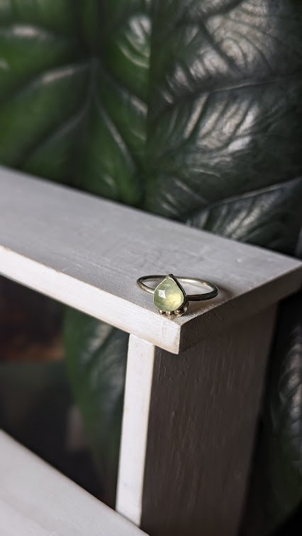 prehnite bezeled ring mixed metals