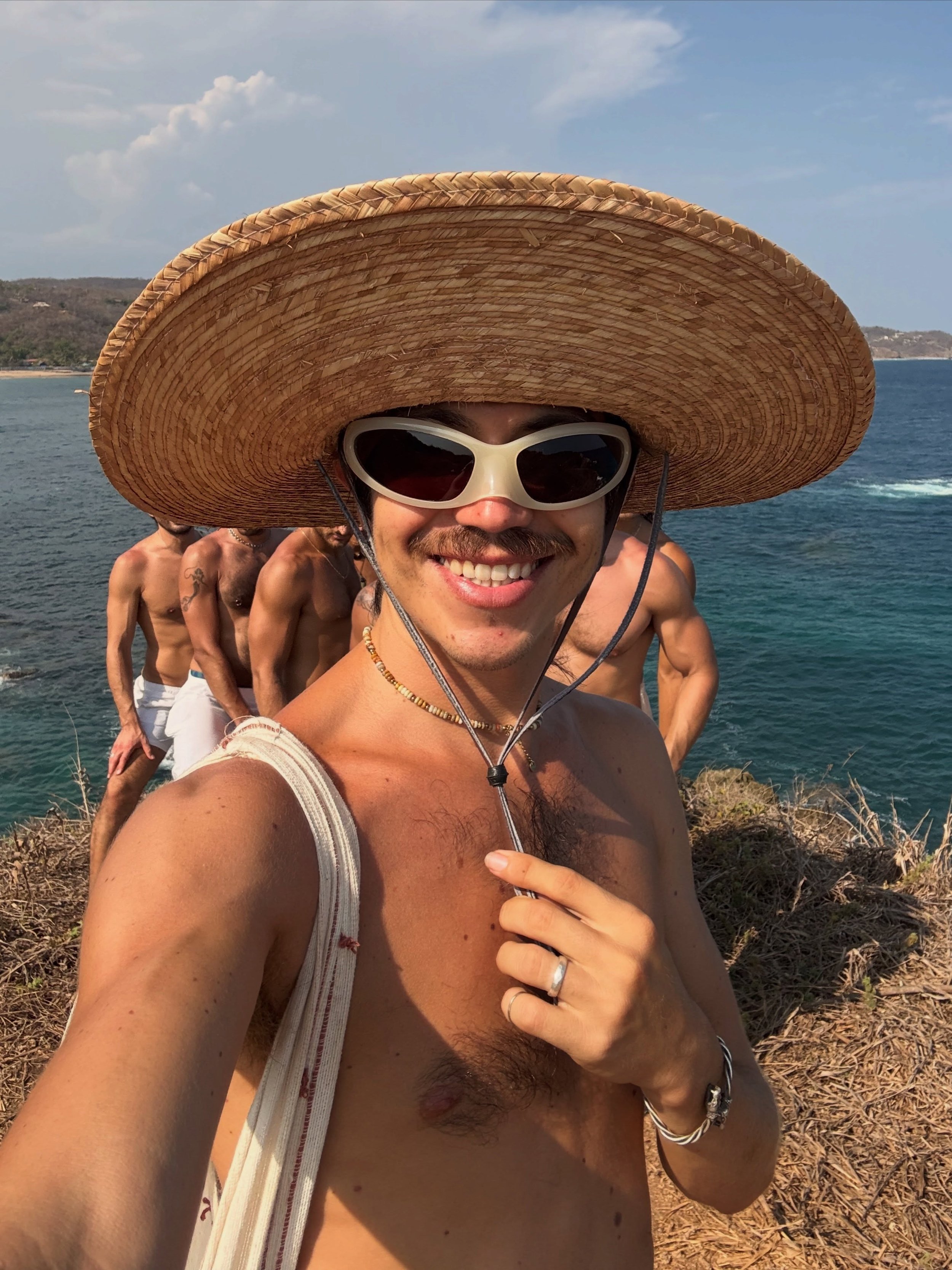 Pasi&oacute;n Pac&iacute;fico Queer Men&rsquo;s Retreat ✨🌈🌞🫂

Queer brotherhood rooted in the earth, authenticity, joy, play, liberation, support, intimacy, sensuality, and love. 

I&rsquo;ve been dreaming of an experience like this for so long an