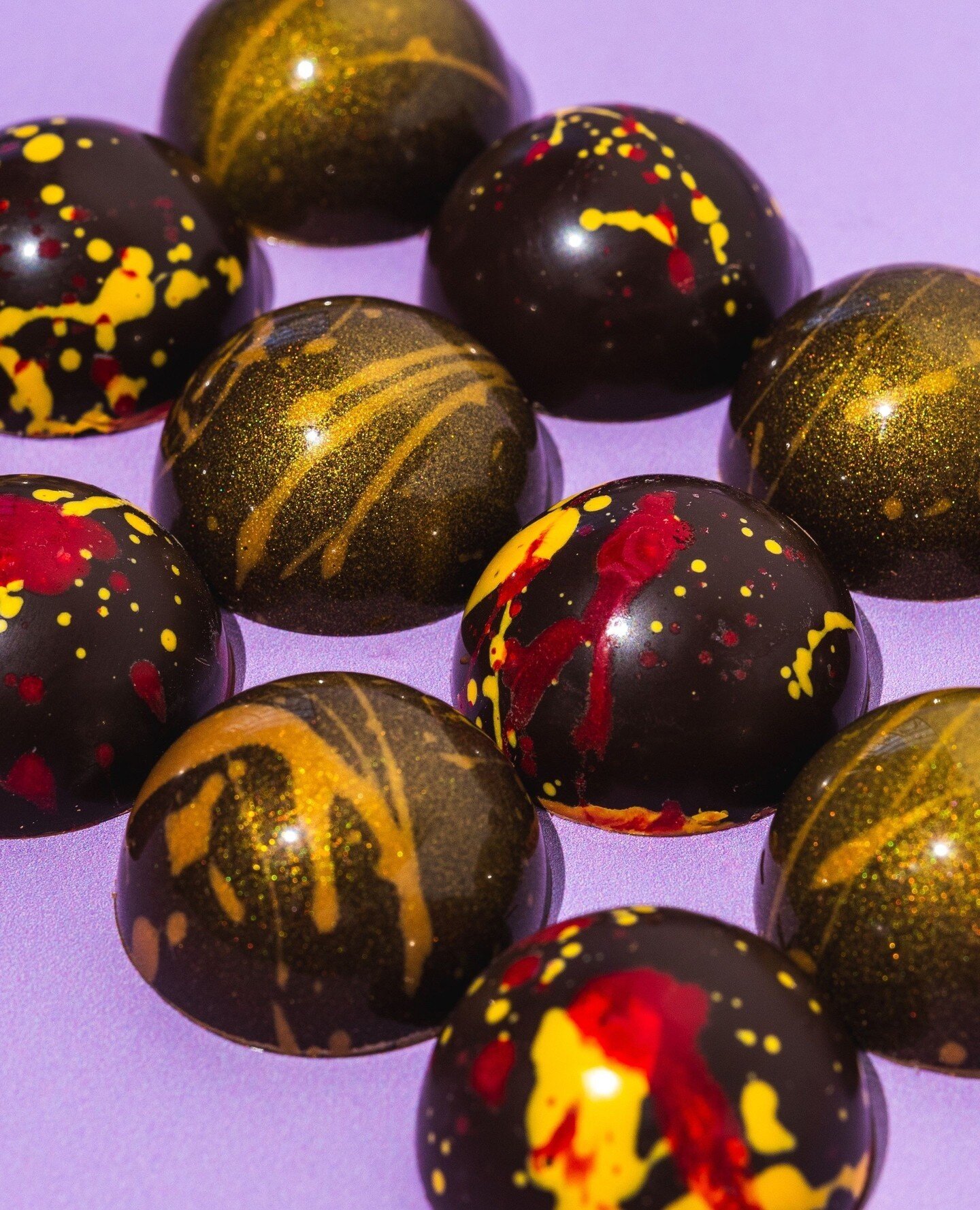Our signature bonbons all dressed up for Easter weekend ~ strawberry pineapple ganaches + chocolate chip cookie-infused milk chocolate ganache.⁠
⁠
#vancouver #igersvancouver #yvreats #vancouverfoodie #chocolates