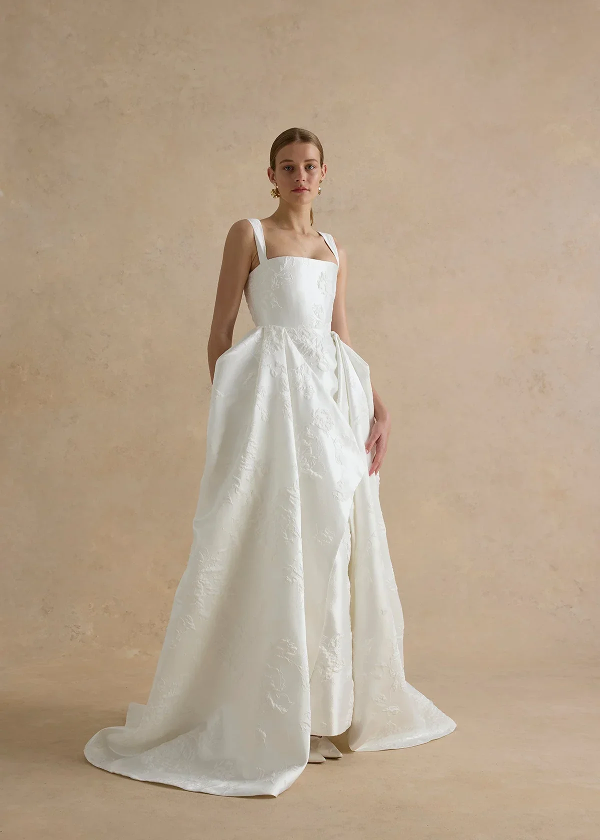 MINHA_OVERSKIRT_PREAJAMES_02_0101_sml.jpg.webp