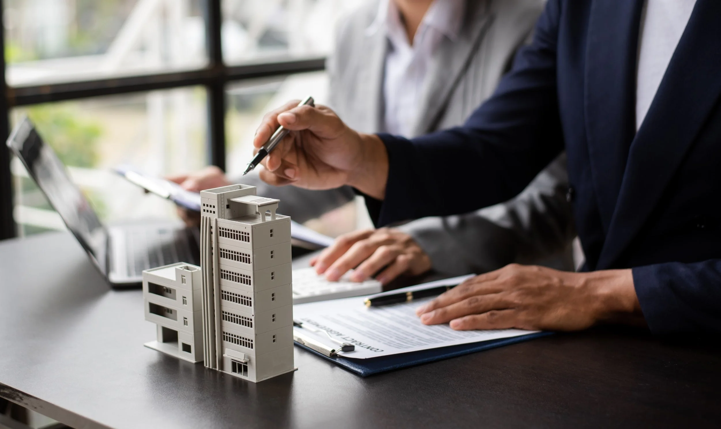 How to Sell Commercial Property With Multiple Owners