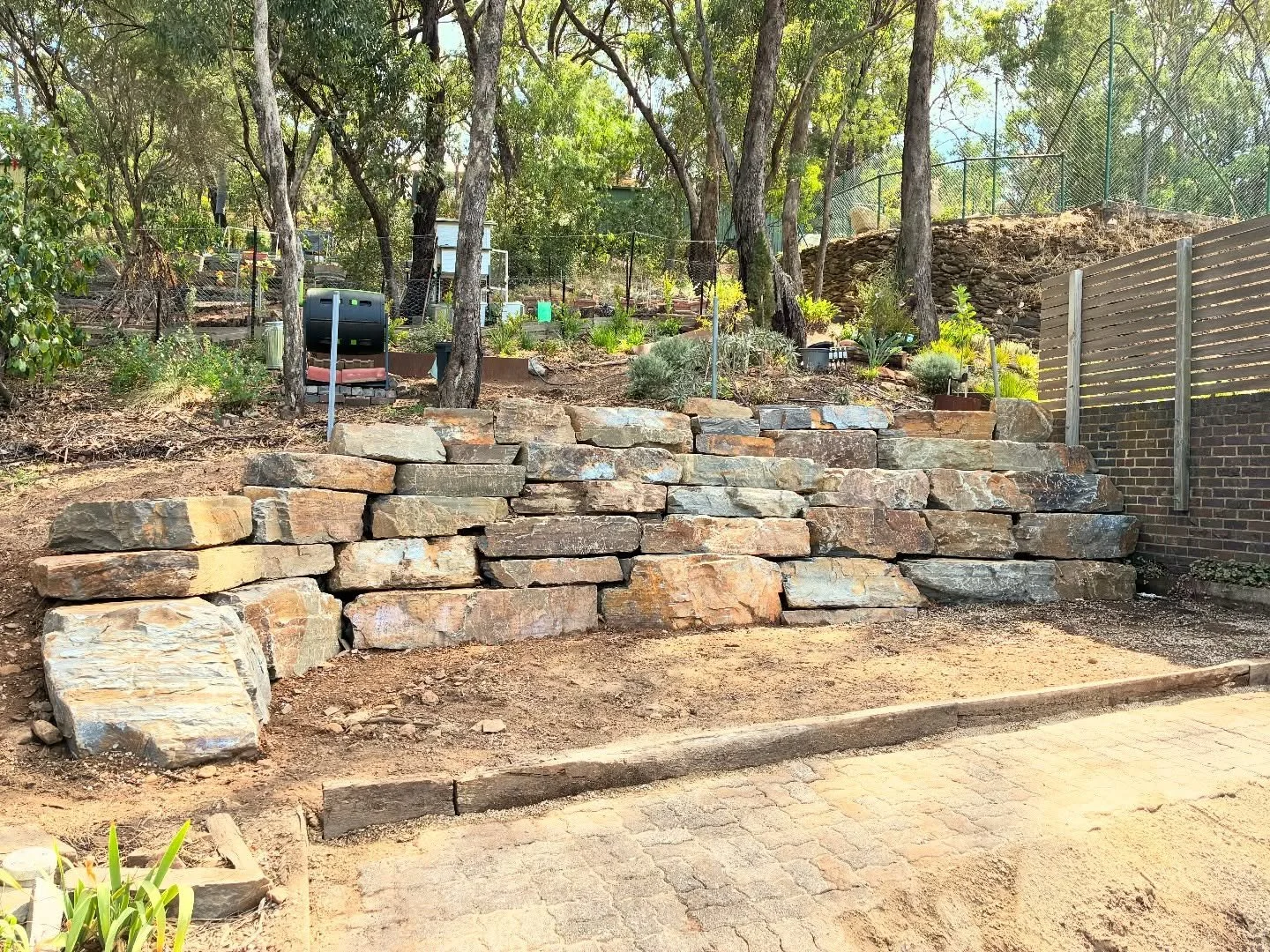 Cliff face style Bluestone. 

We love using @hillstonessa stone for this style of work. The colours are amazing and the stone stacks great. 

#adelaidestone #adelaidehills #bluecollarbuilt #adelaidelandscapers #natrualstone