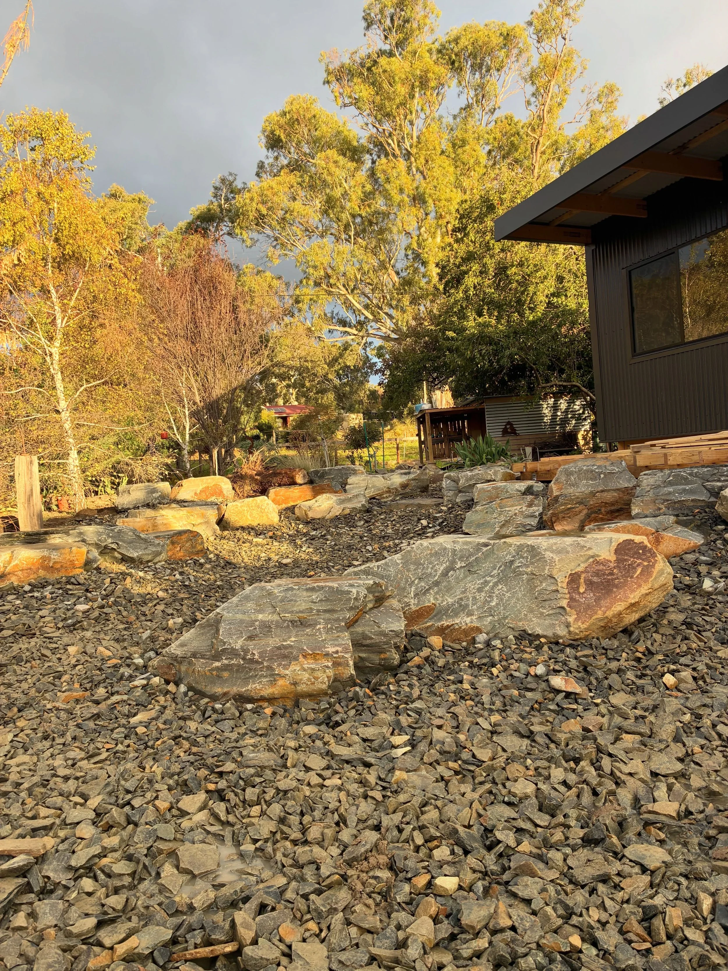 Still waiting on some rain at our Ashbourne project. 

This project utilises one of our local blast quarries. With an abundance of great stone less then 20 minutes from our project.

#adelaidehills #adelaidestone #pond #ashbourne #bluestone