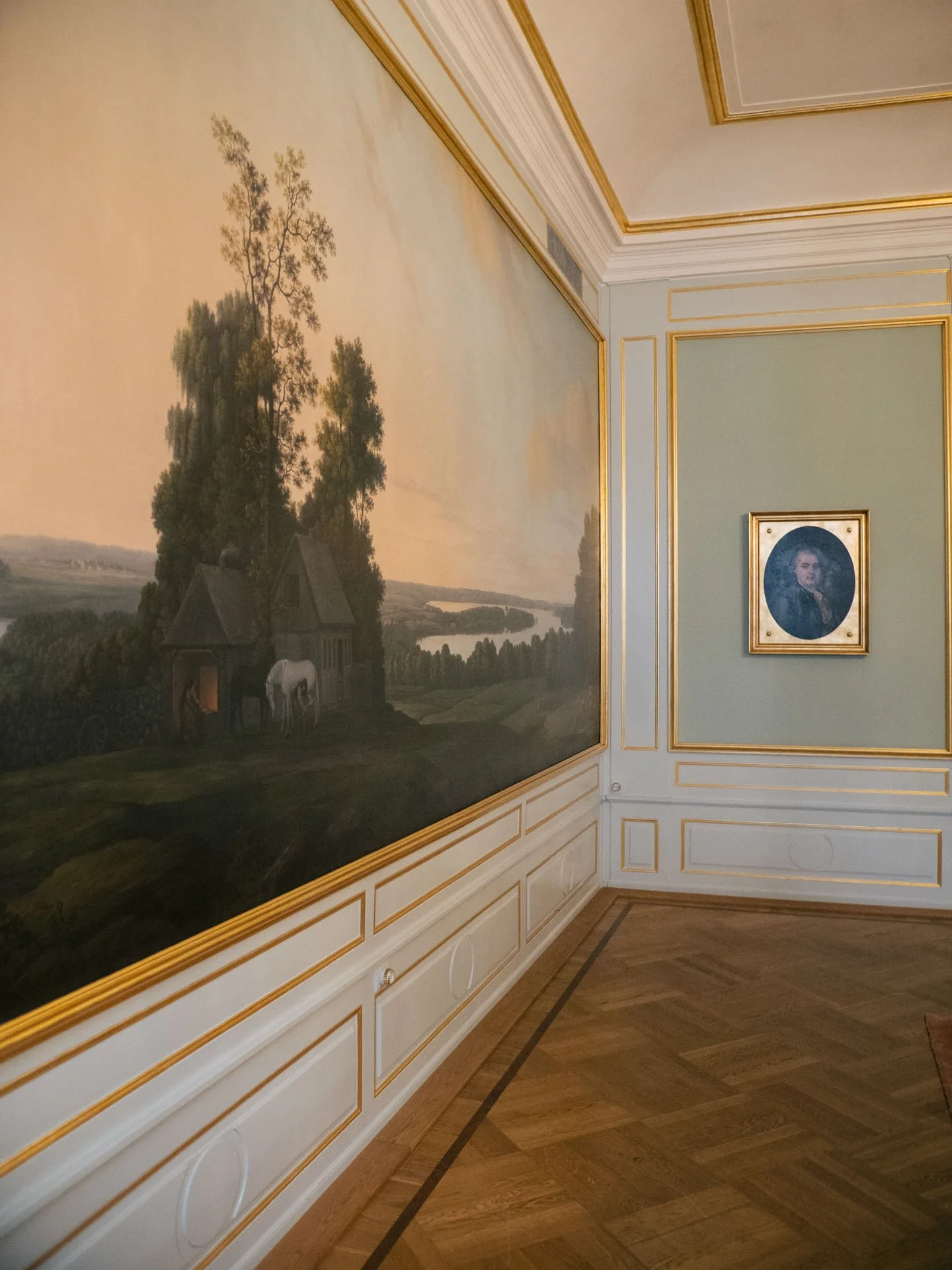 Dronninggaard salon_ Motkes Palæ007.jpeg