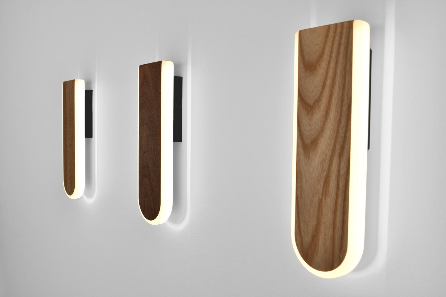 Meet Ovi - it puts a smile on your wall:)
.
.
.
.
.
.
.
.
#lighting #lightingdesign #woodworking #interiordesign