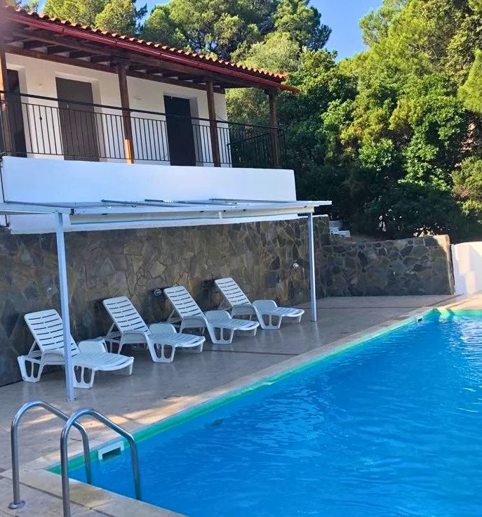 balcony pool.jpg
