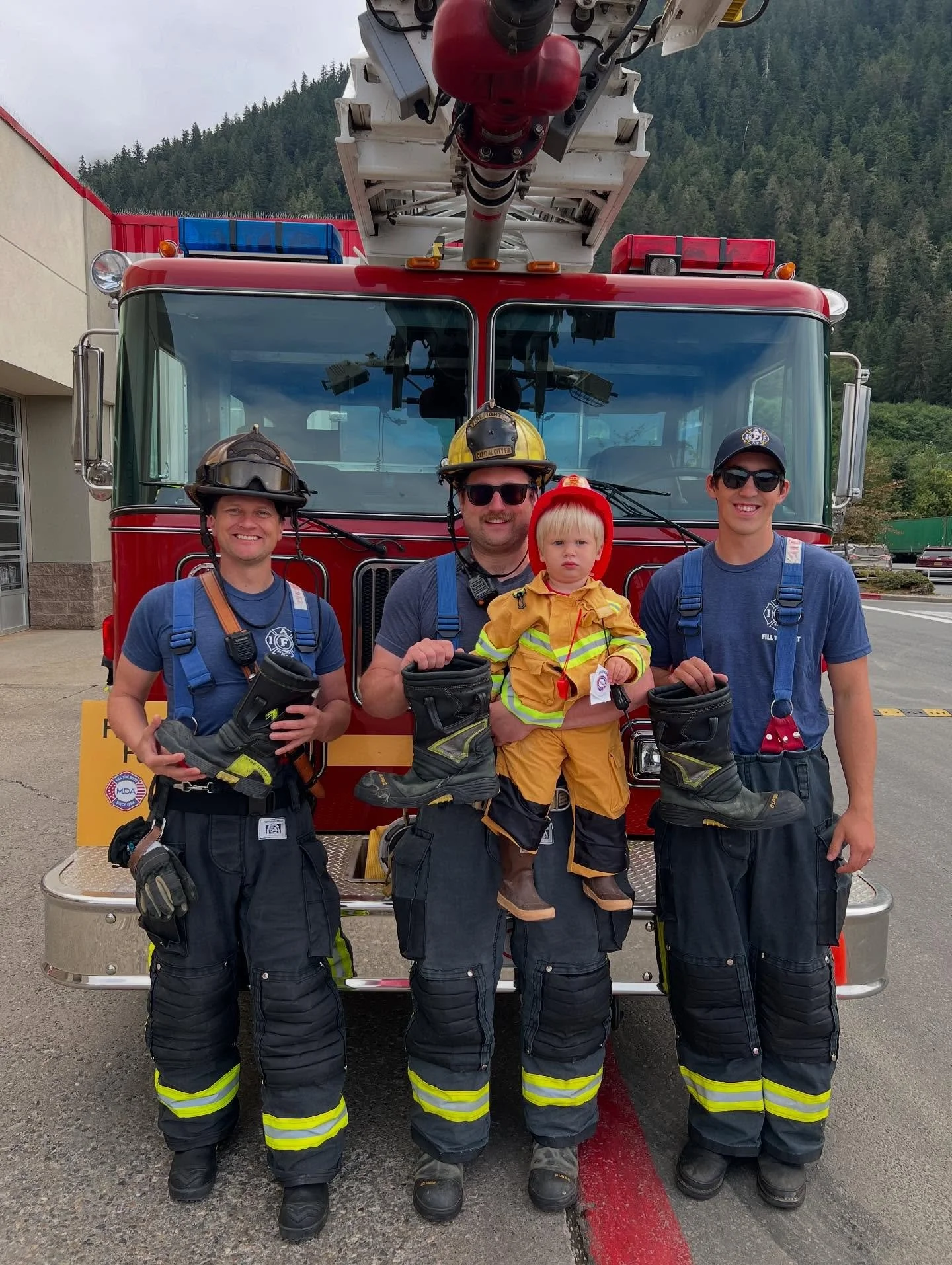Your #local4303 firefighters are in the community to Fill The Boot! Fill The Boot supports the Muscular Dystrophy Association's mission of empowering people living with neuromuscular disease to live longer, more independent lives. If you see us out a