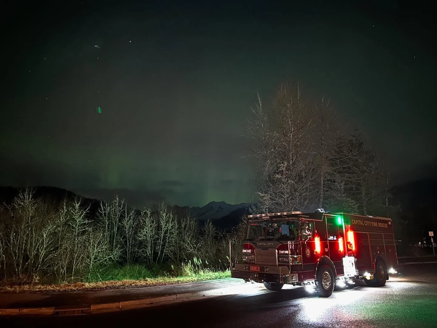 These greens don&rsquo;t hold a candle to some of the purples and greens other folks saw tonight. We hope everyone is safe and warm enjoying the show! 🌌 🚒