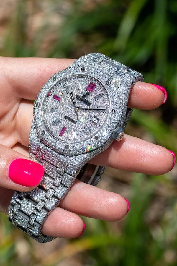 Top 10 Diamond Watches with Customizable Features: Luxury That Reflects Your Style