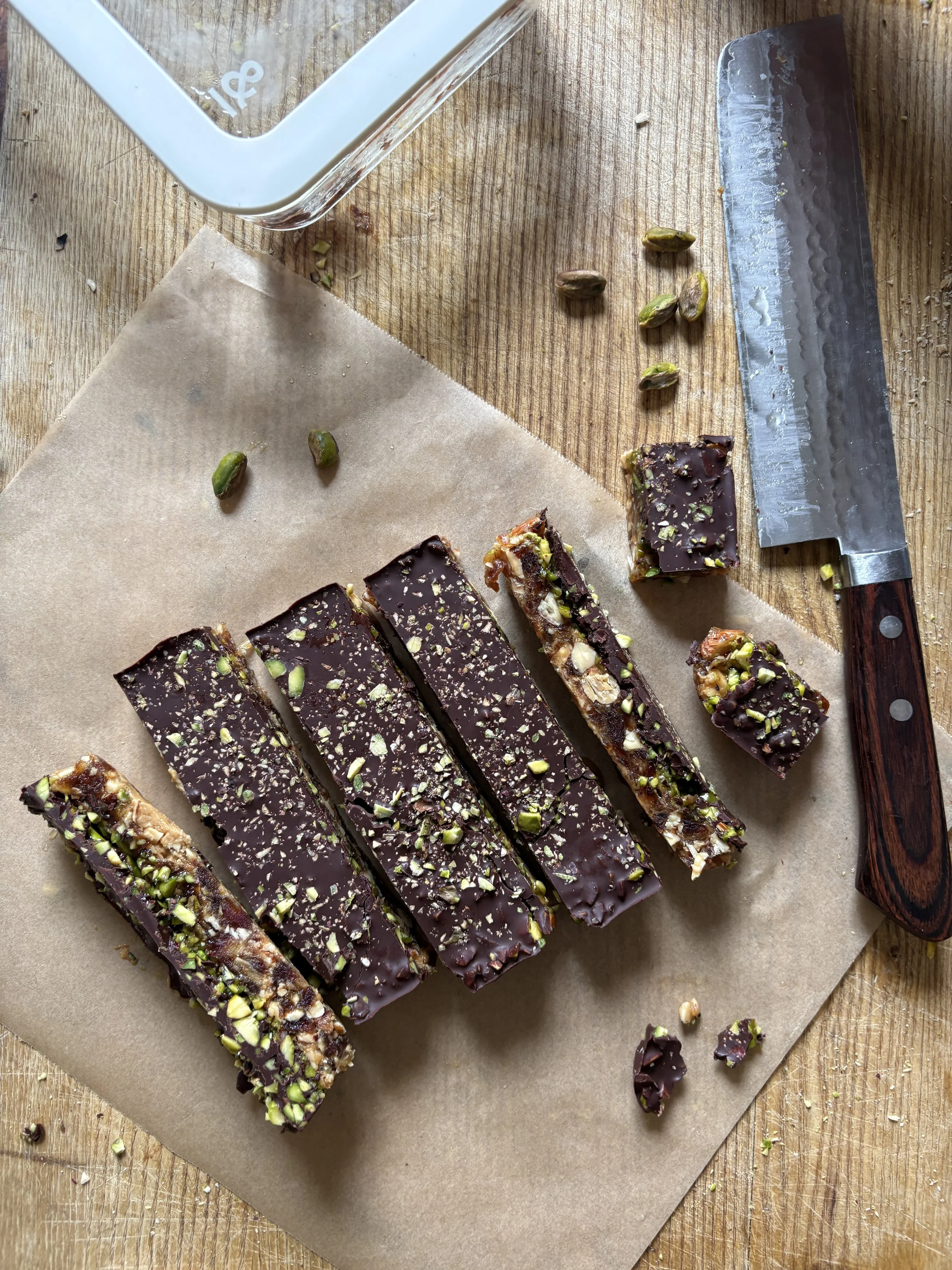 Pistachio, date &amp; chocolate slice